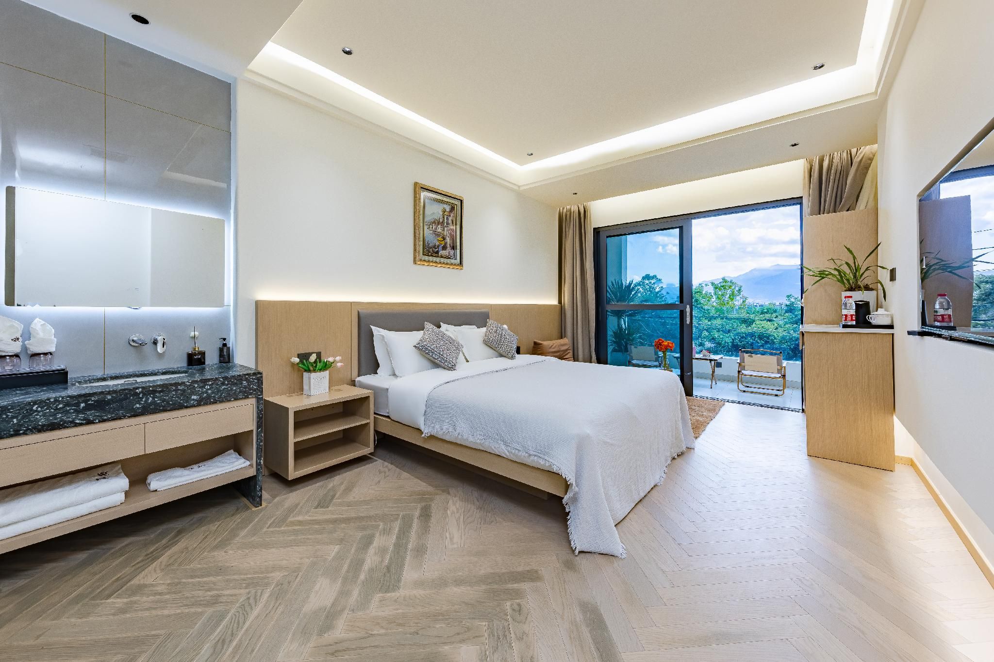 Queen Room with View