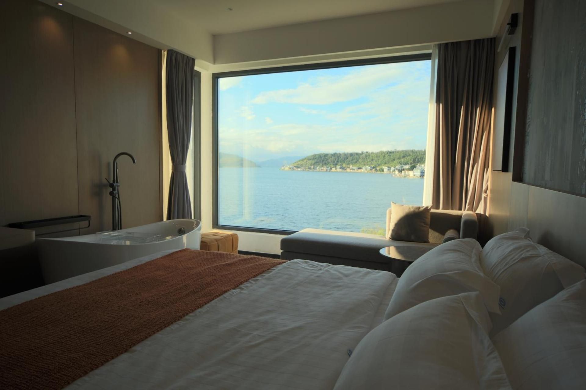 Family Room with Sea View
