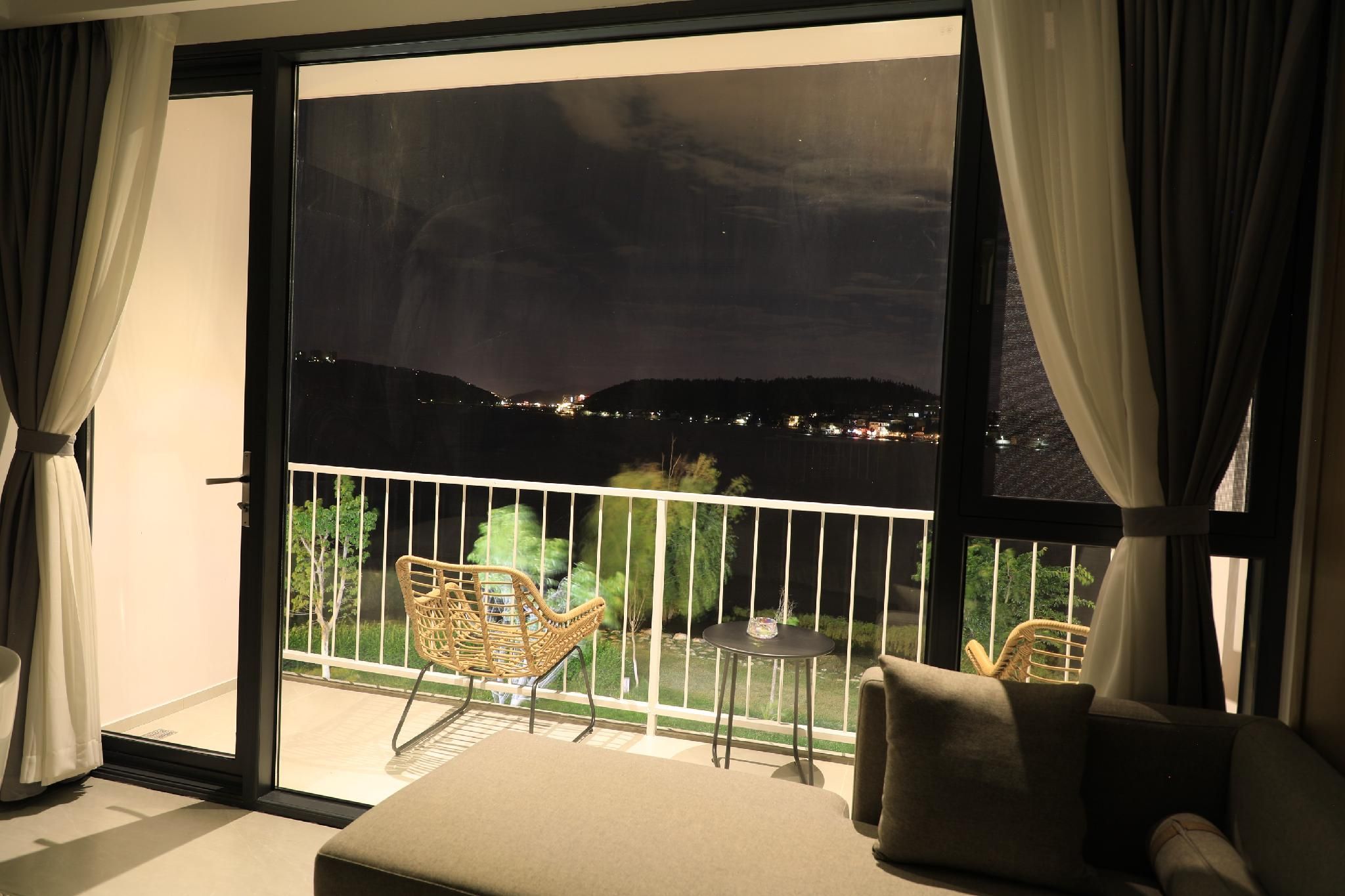 Ocean View Queen Room with Balcony