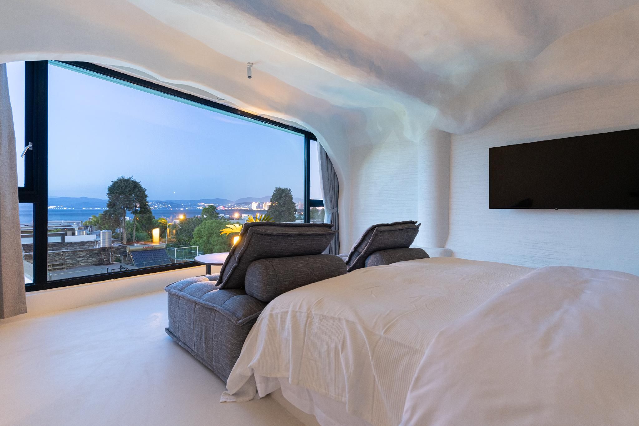 Double Cave Room