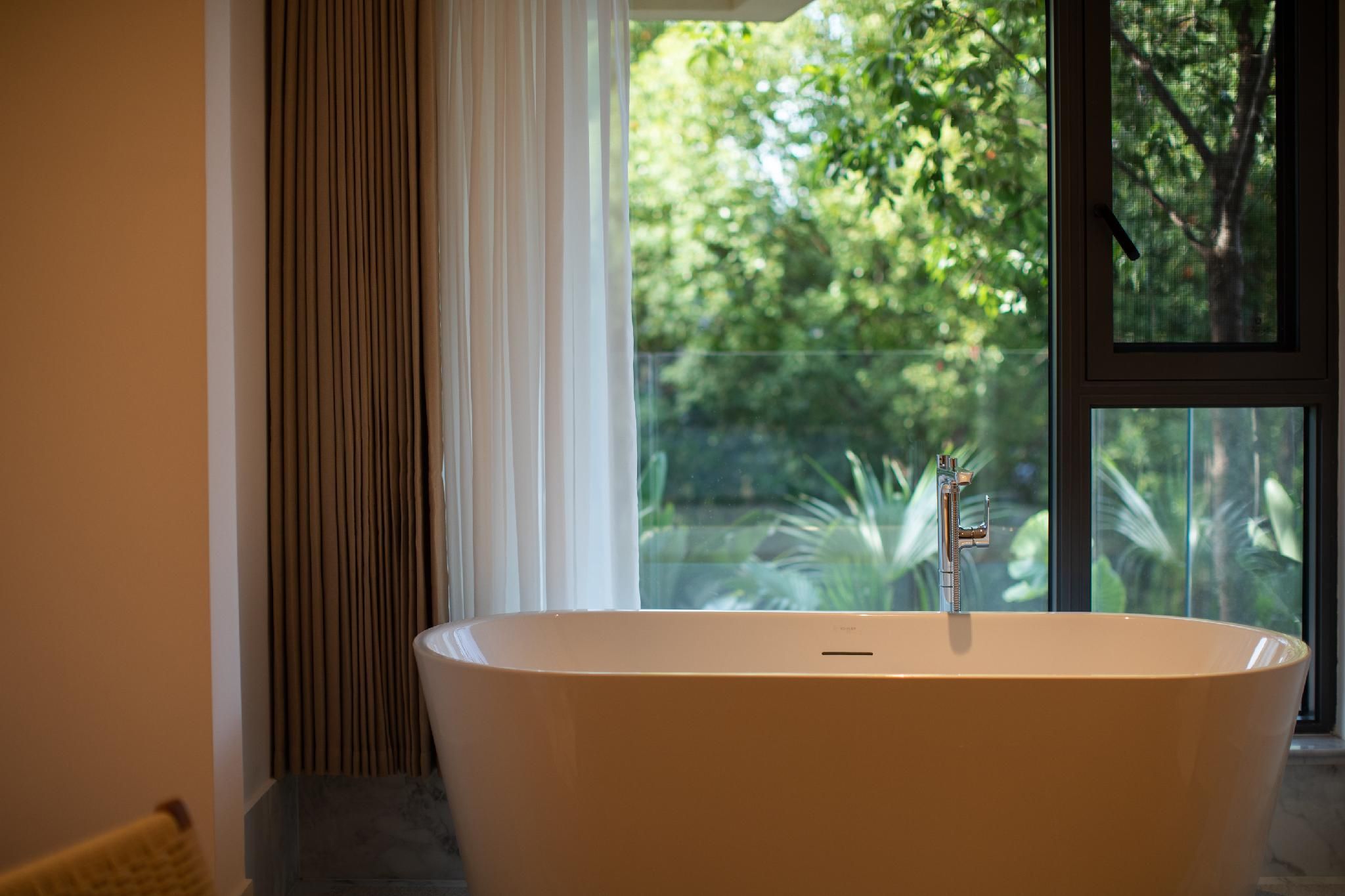 Queen Room with Garden View