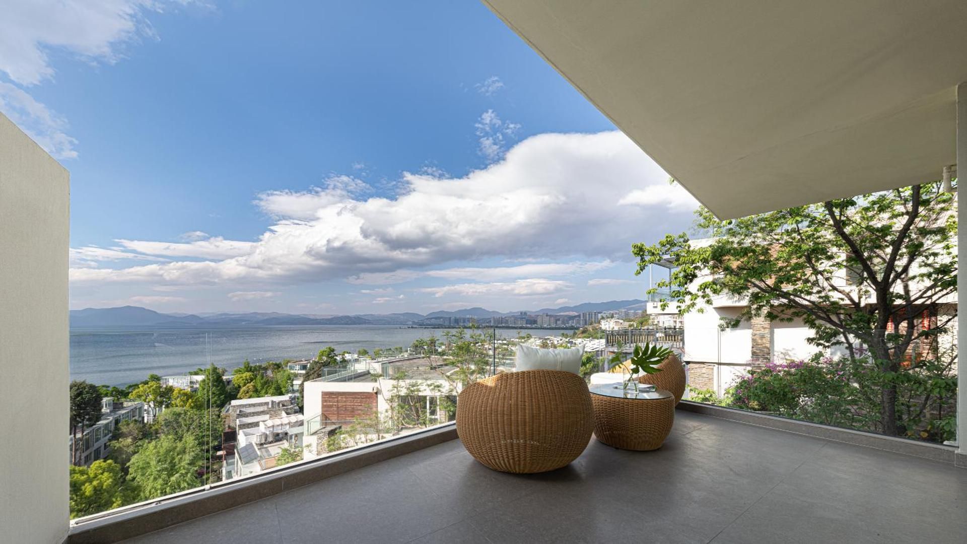 King Suite with Sea View