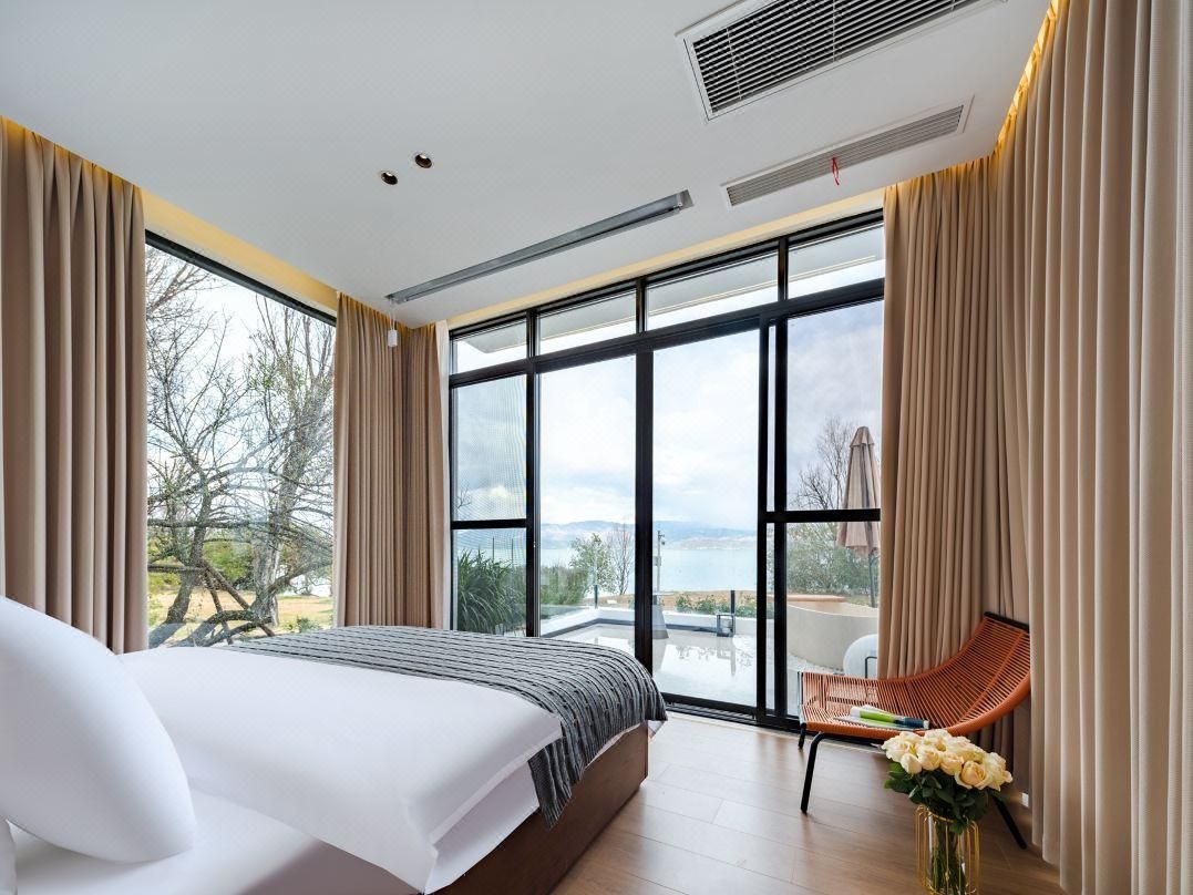 Courtyard Queen Room with Balcony