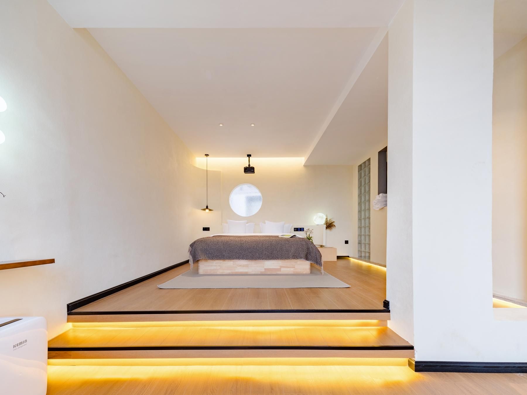 Ocean View Queen Room with Balcony
