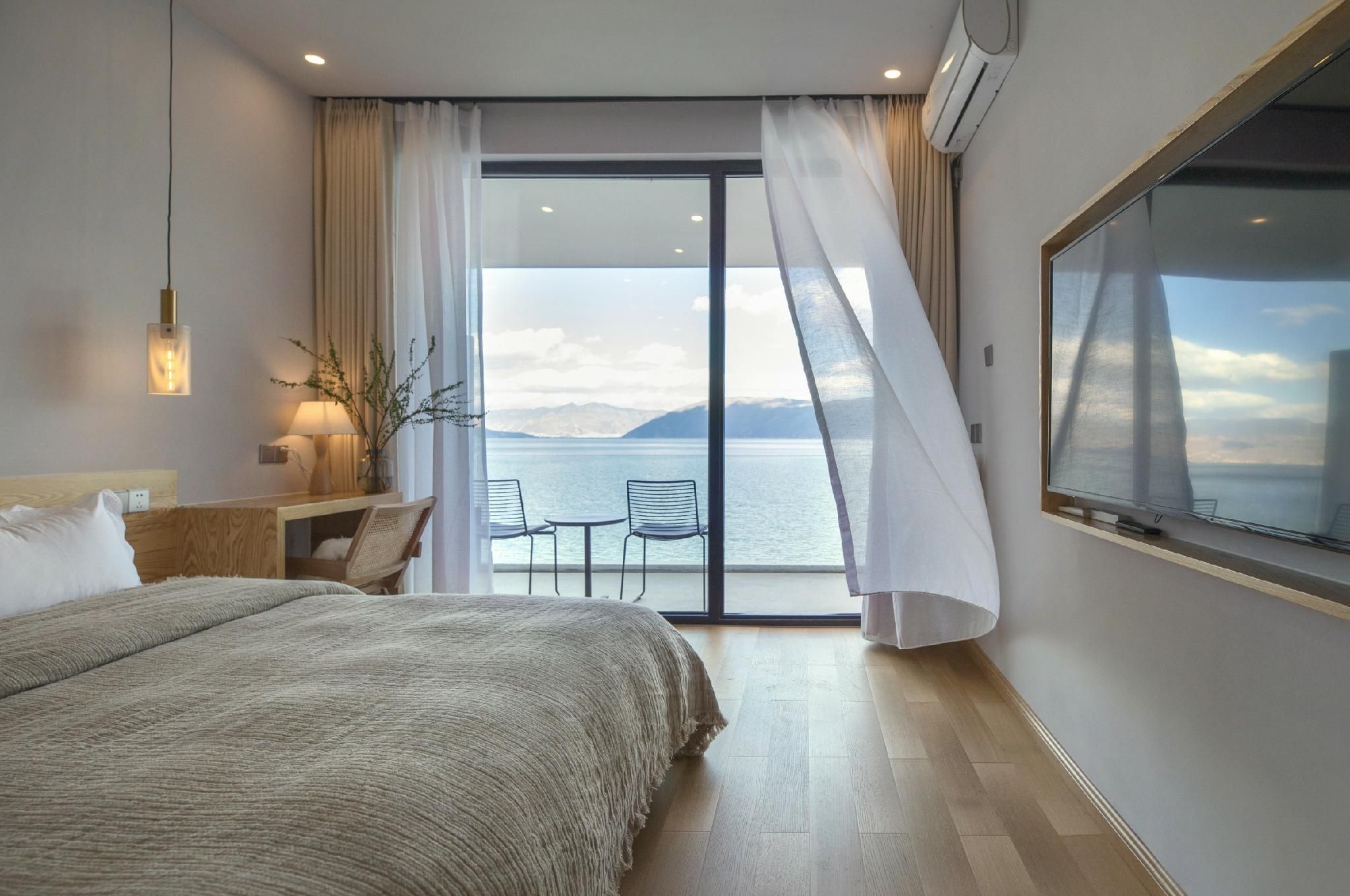 Lake View - Double Room