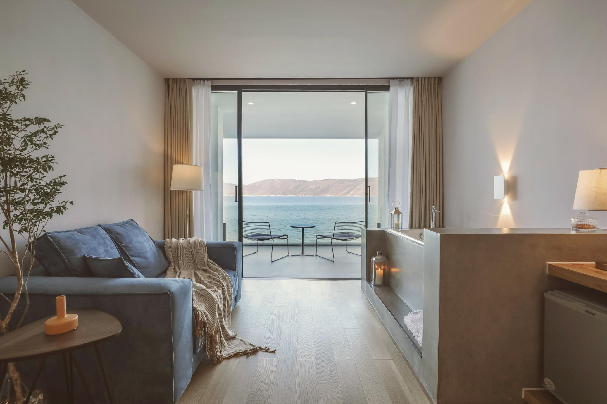 King Room with Lake View