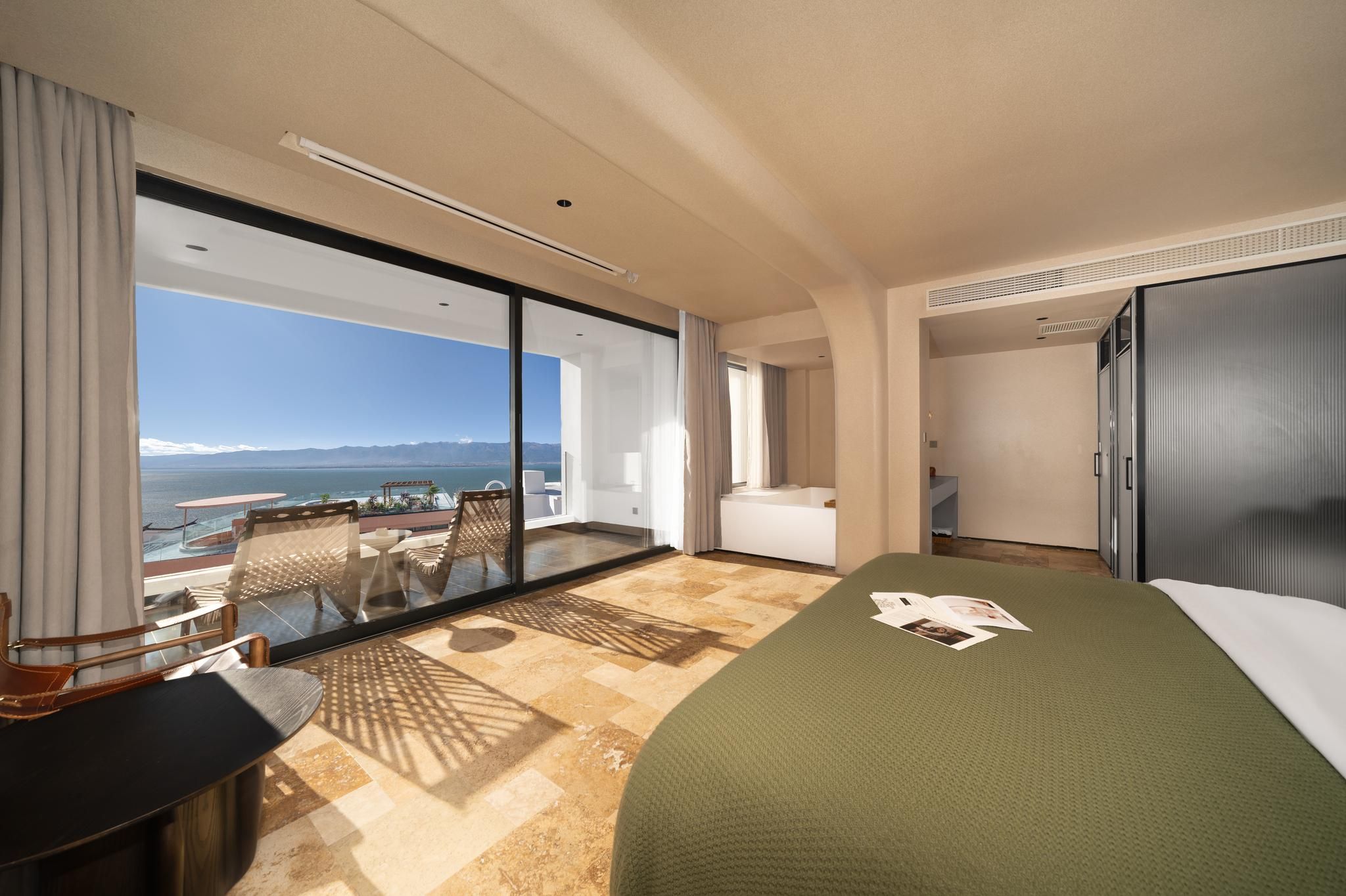 Mountain View Queen Room