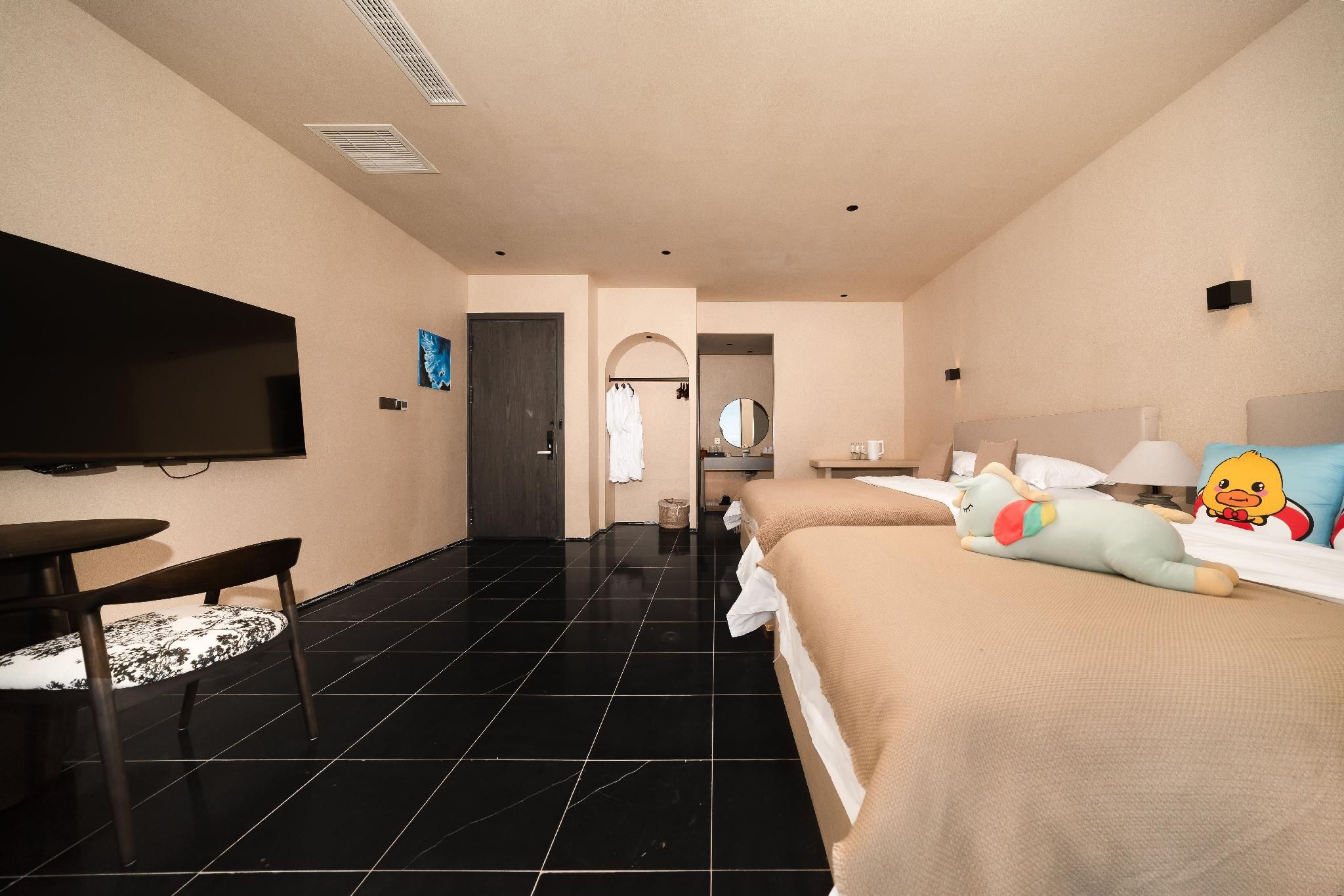 City View Family Suite