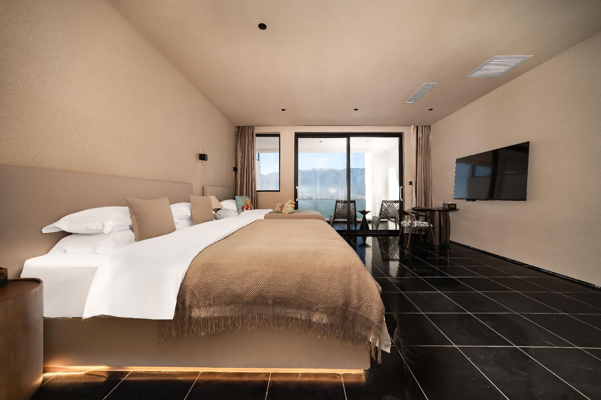 City View Family Suite