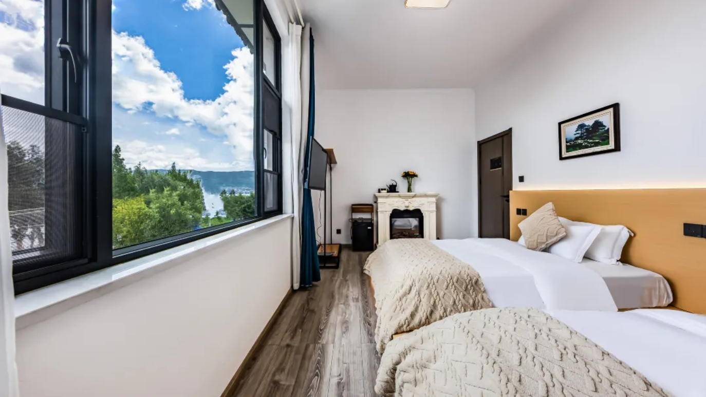 Twin Room with Bathroom