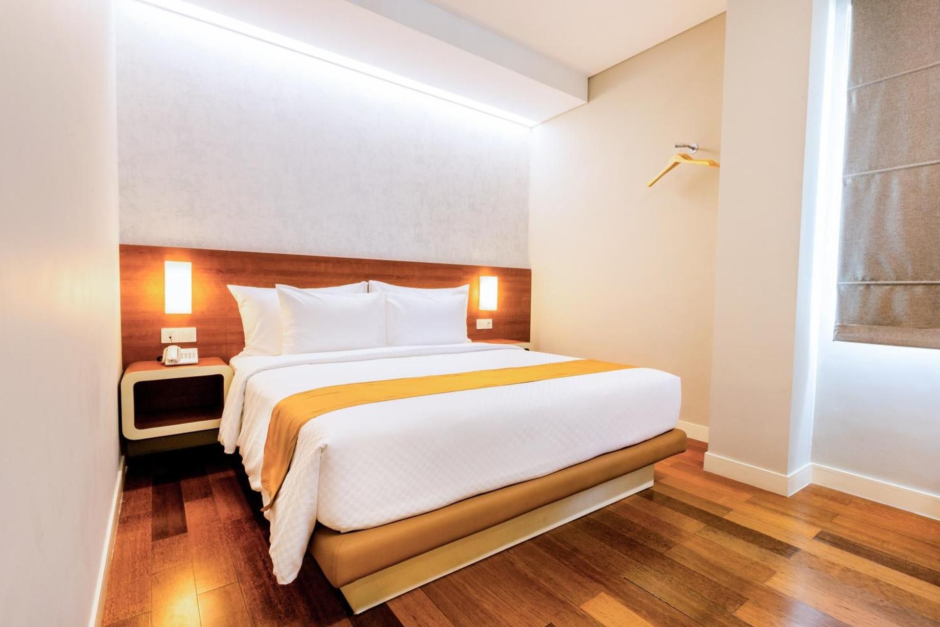 Deluxe Room Twin or King