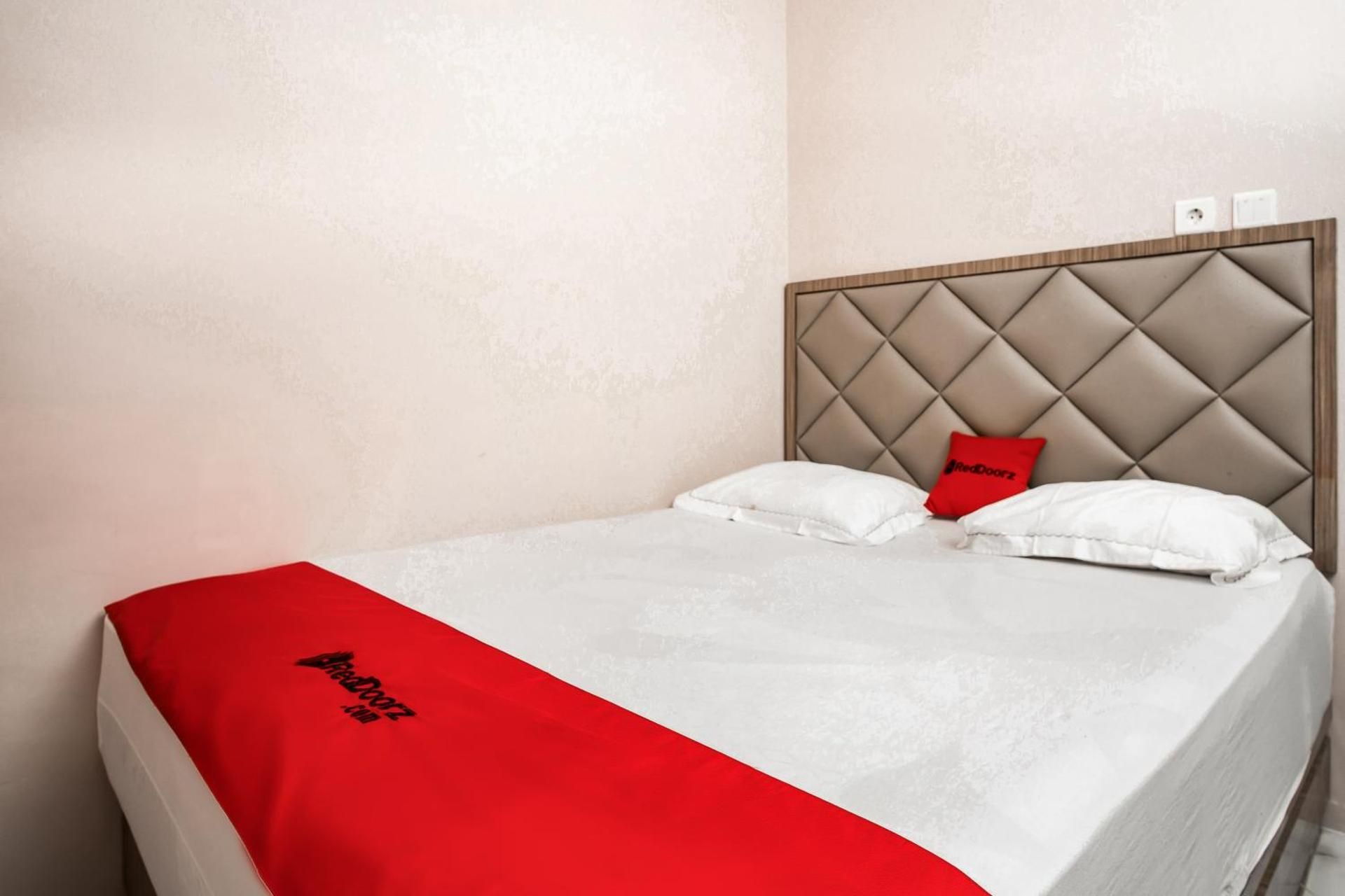 RedDoorz Room