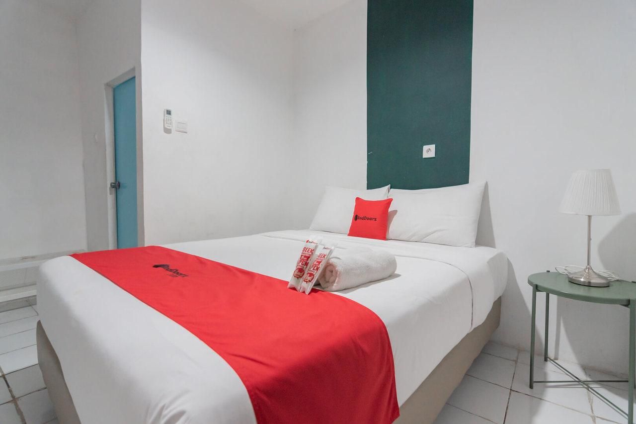 RedDoorz Room