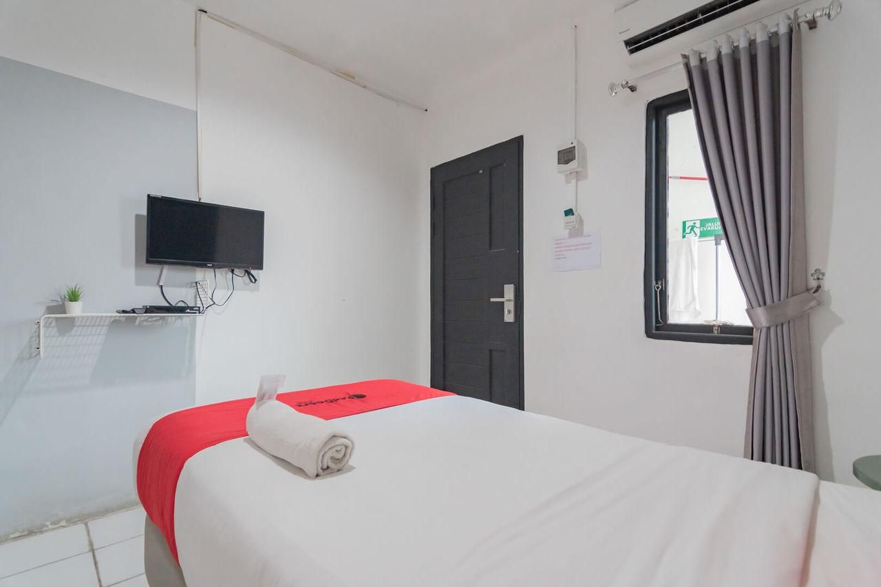 RedDoorz Single Room