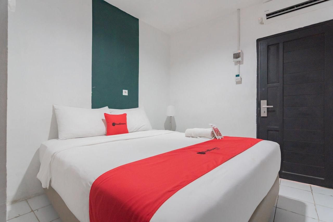 RedDoorz Room