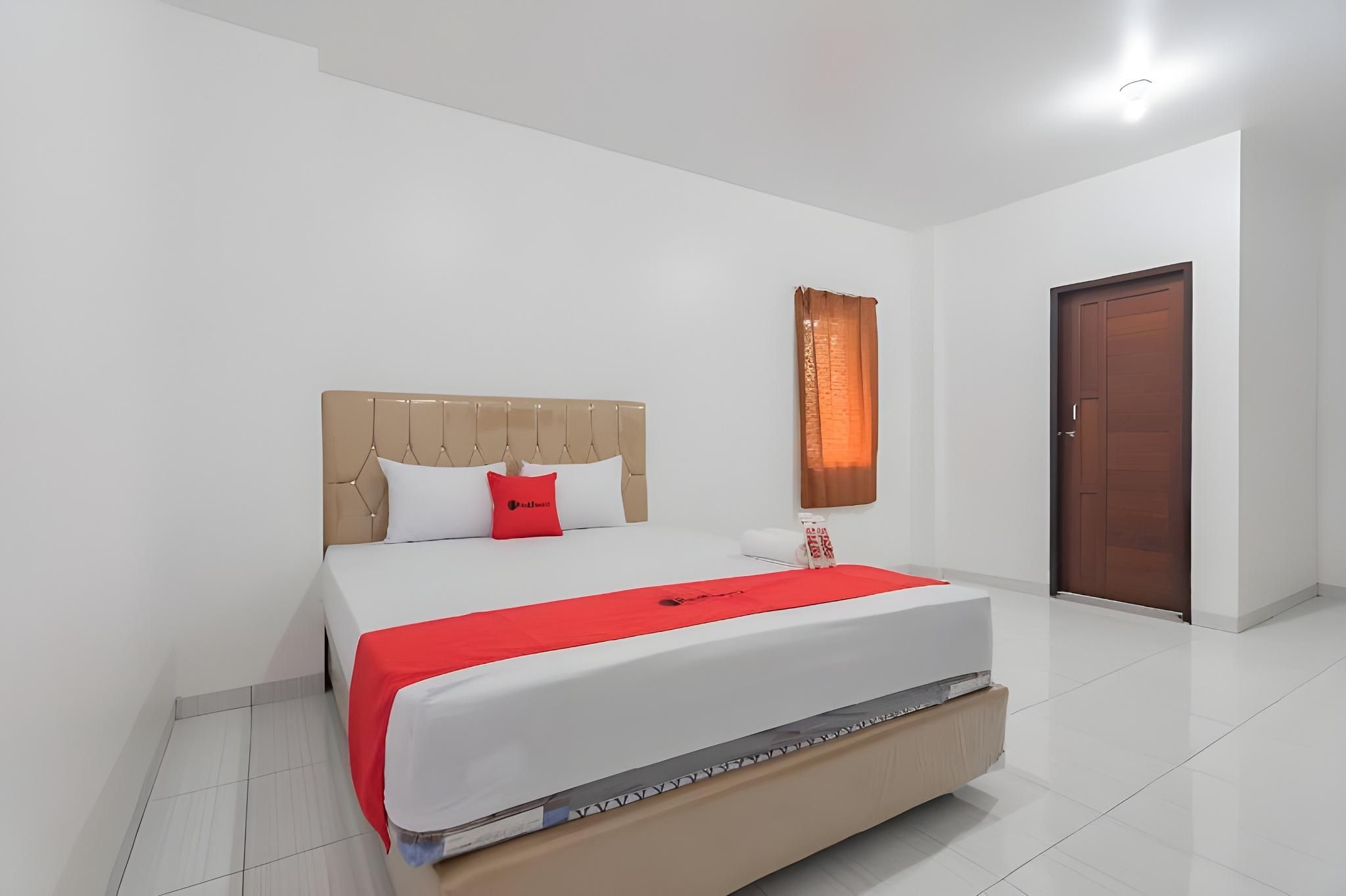 RedDoorz Room