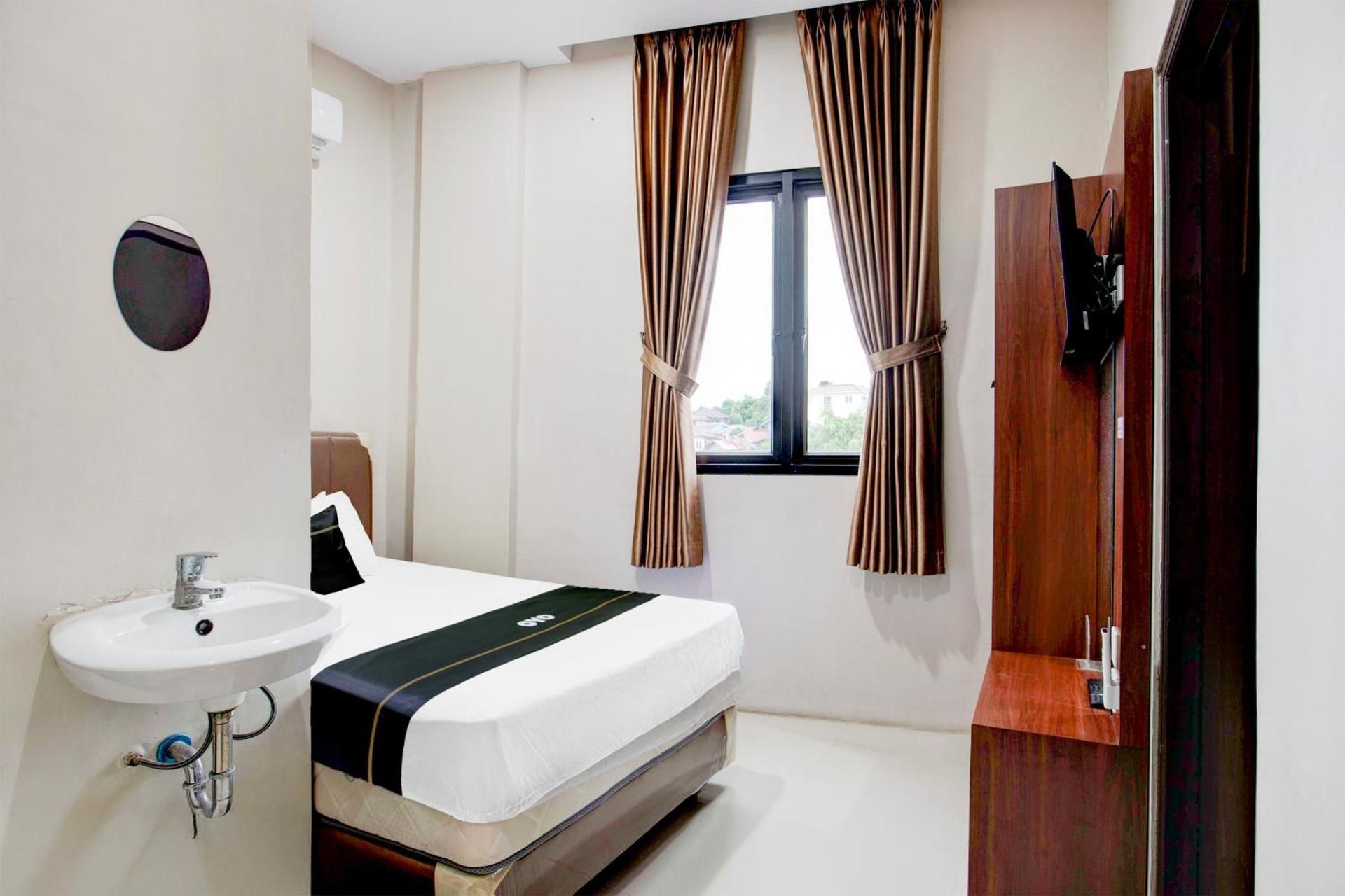 Deluxe Single Room