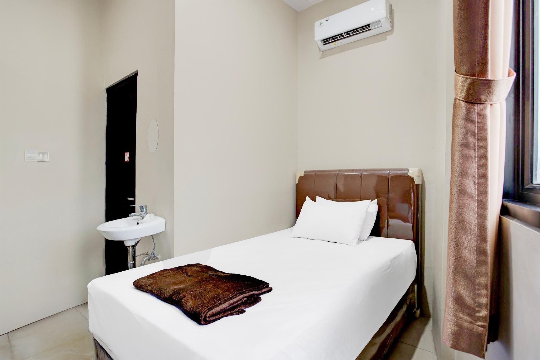 Hotel O Balikpapan near Siloam Hospital formerly Syafla Guest House Deluxe Single 2