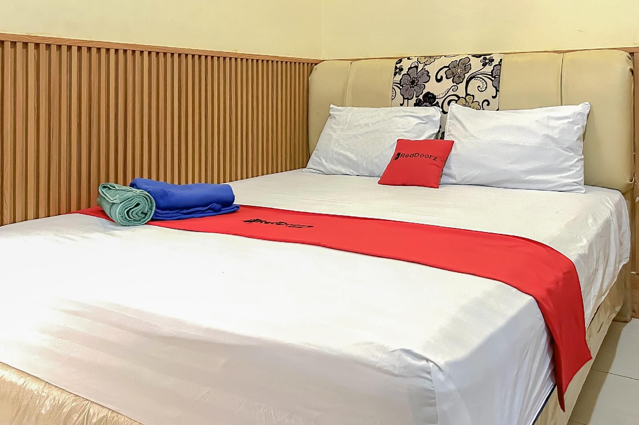 RedDoorz Room