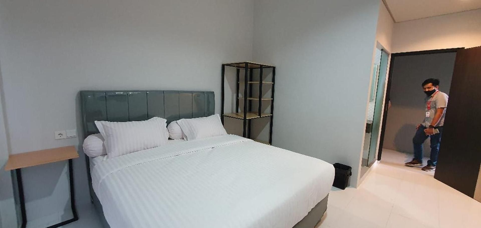 RedDoorz Room