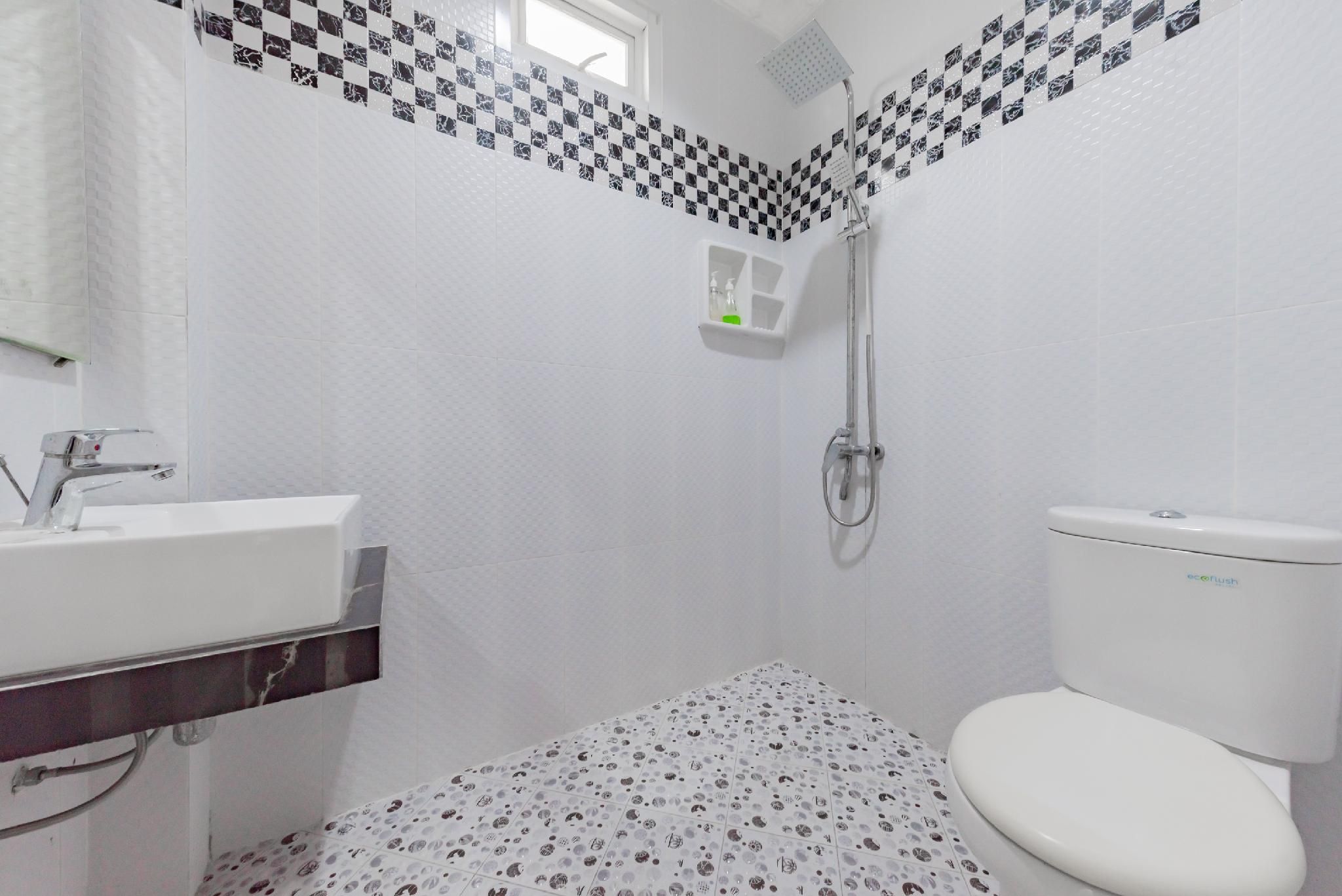 Urbanview Palace Syariah Balikpapan by RedDoorz Promotion Room 3