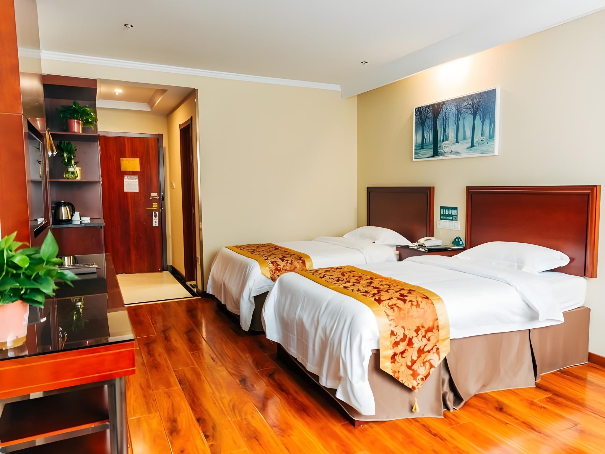 2 Bed Twin Superior Room