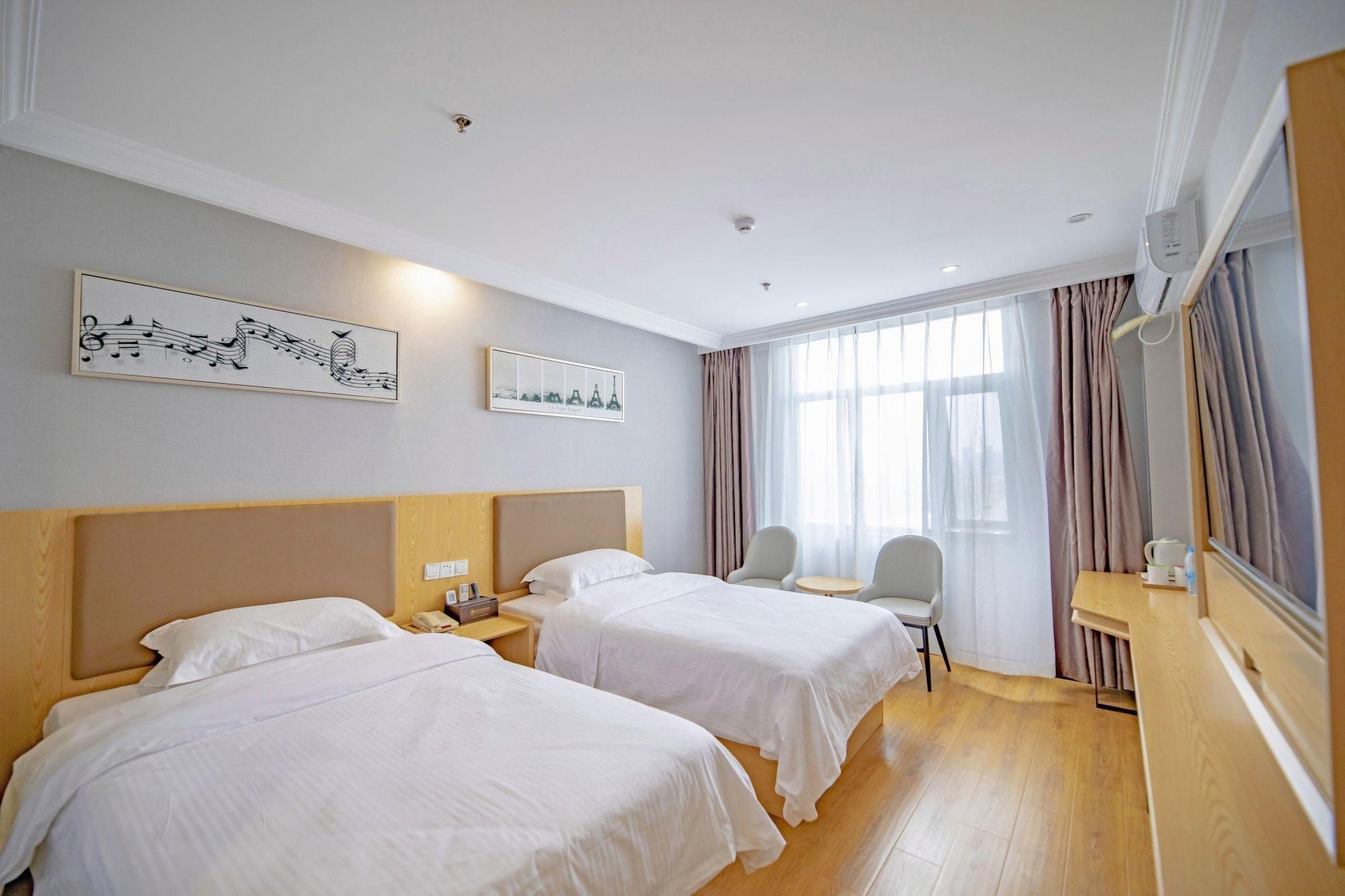 GreenTree Inn Anhui Fuyang Railway Station W XianGYAng Road Business Hotel Tripe Room