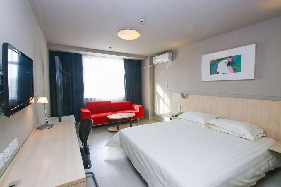 Business Standard Room A