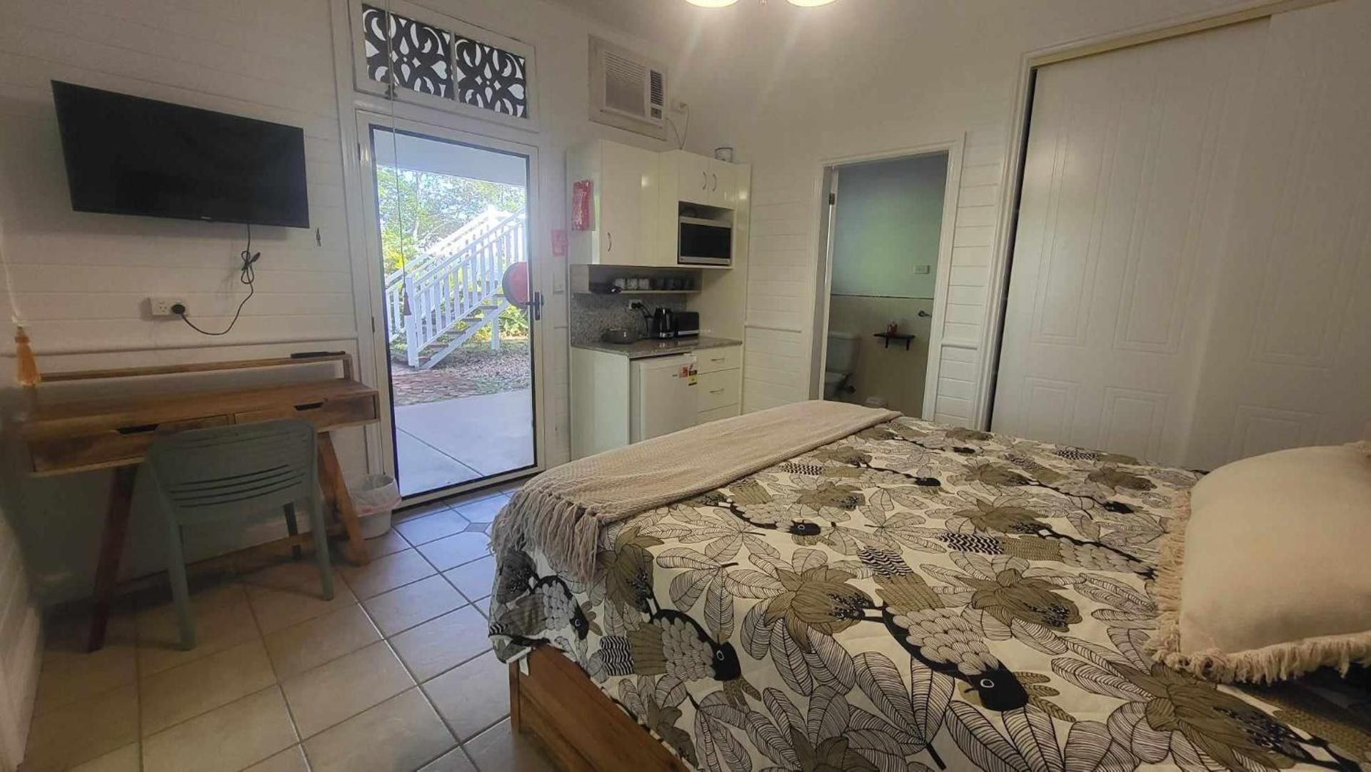 Deluxe Queen Room