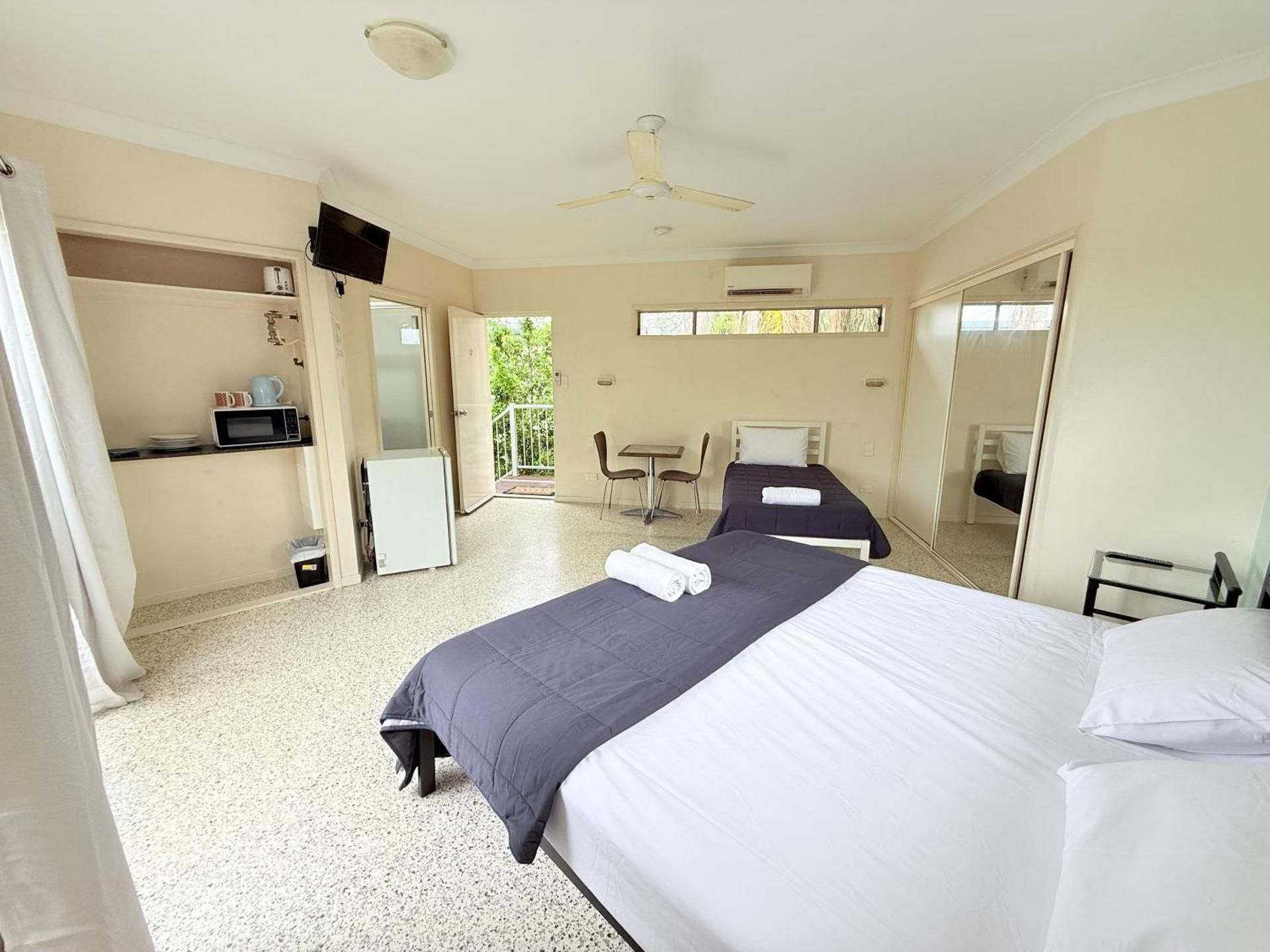 Emu Park Beach Resort Corporate Room