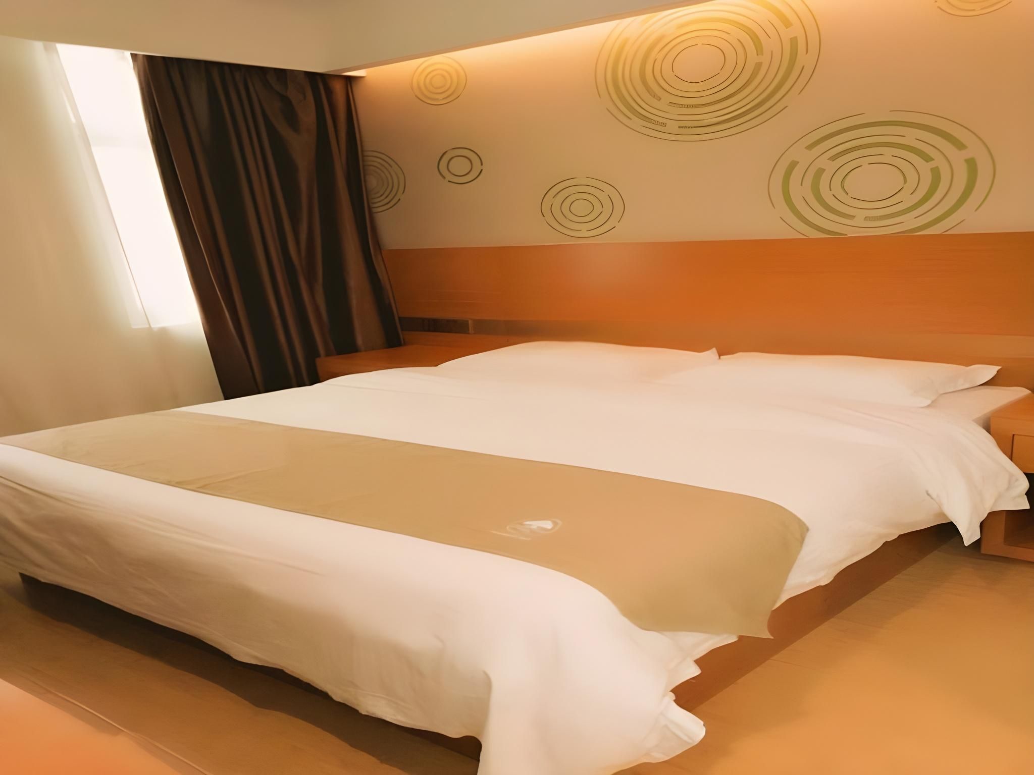 GreenTree Inn Fuyang Technician College Hotel Queen Room 2