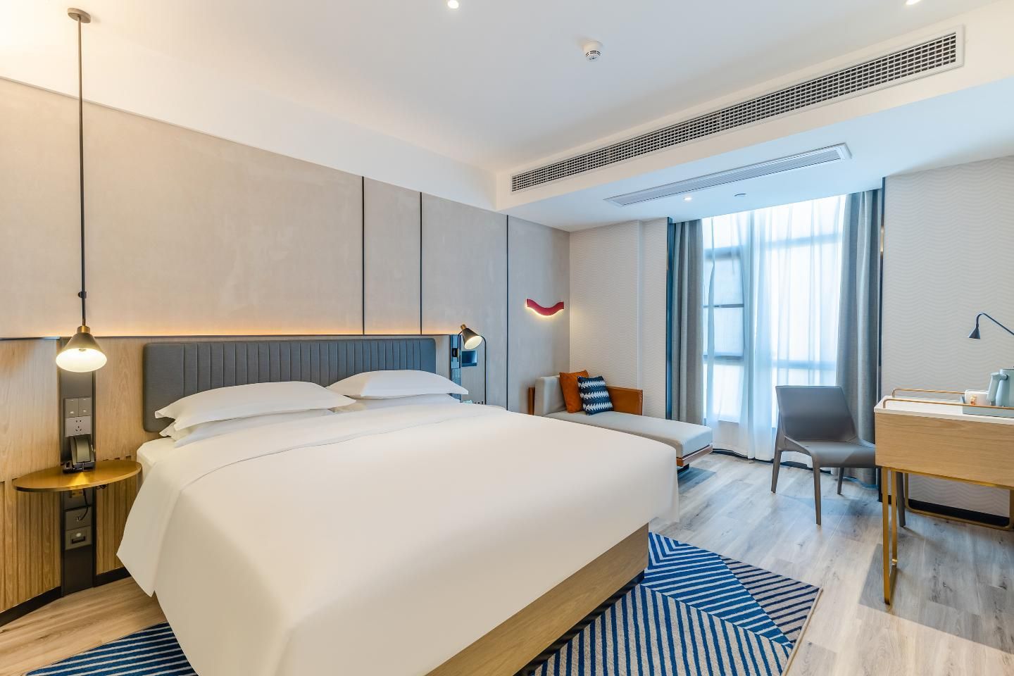 Dossen - Bed Room With City View