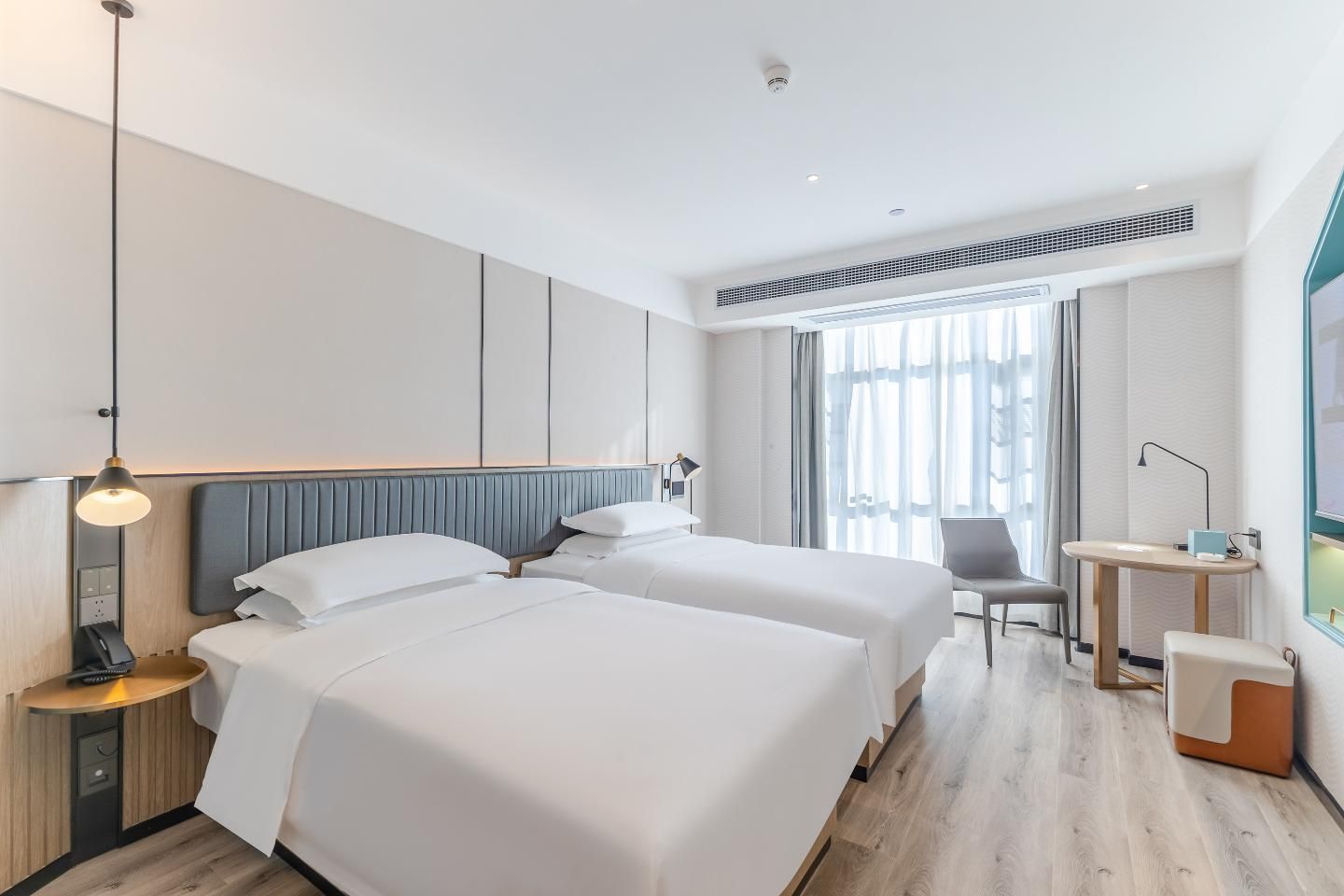 Dossen - Twin Room With City View