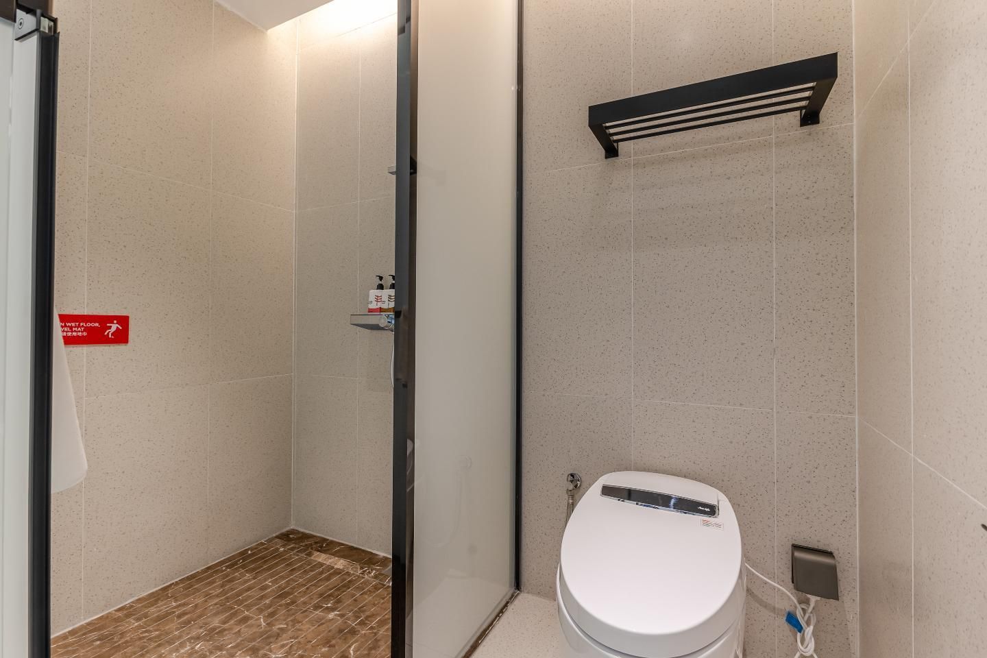 Dossen - River View 1 Bed Room