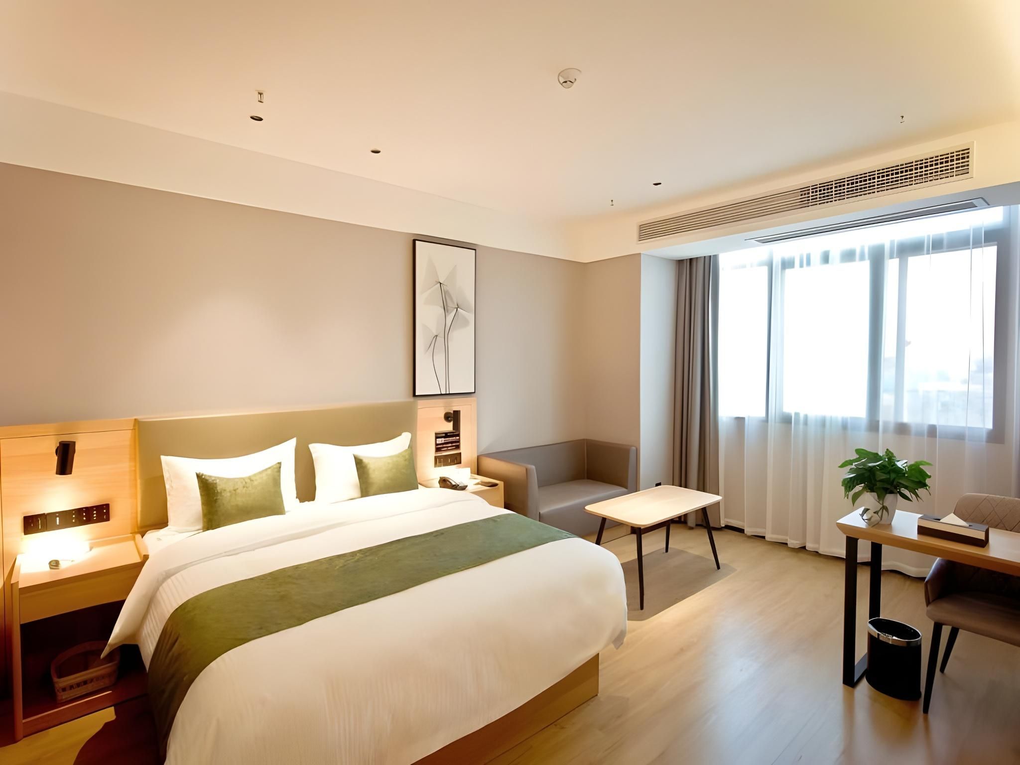Queen Room with View