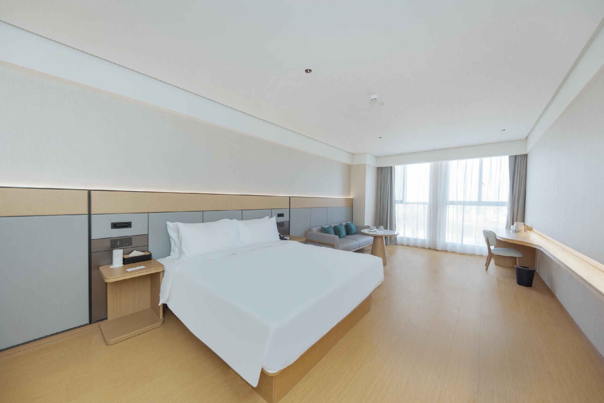 Business Queen Bed Room
