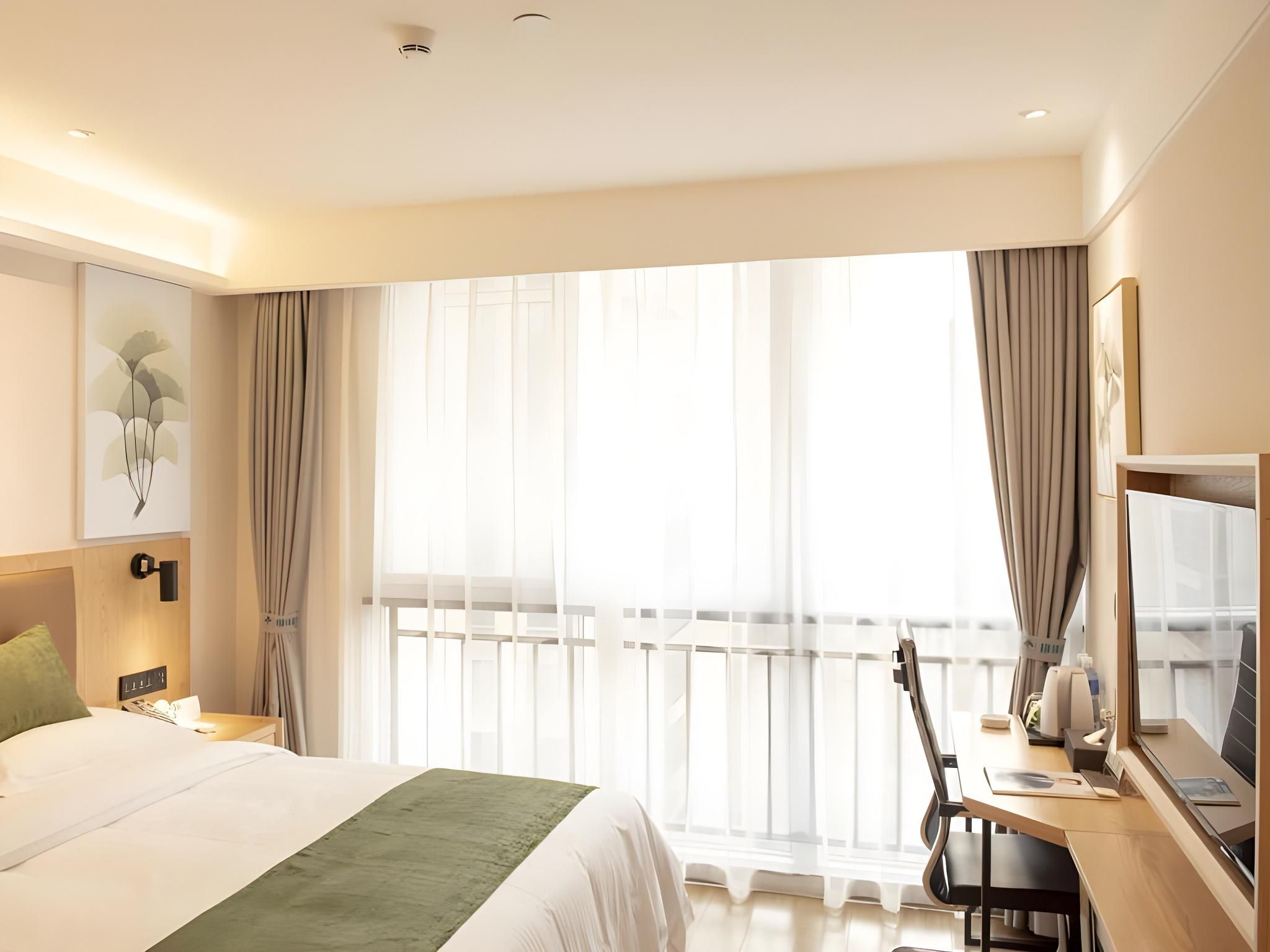 Green Tree Inn Fuyang Funan County Tianzhu Square Business Queen Room