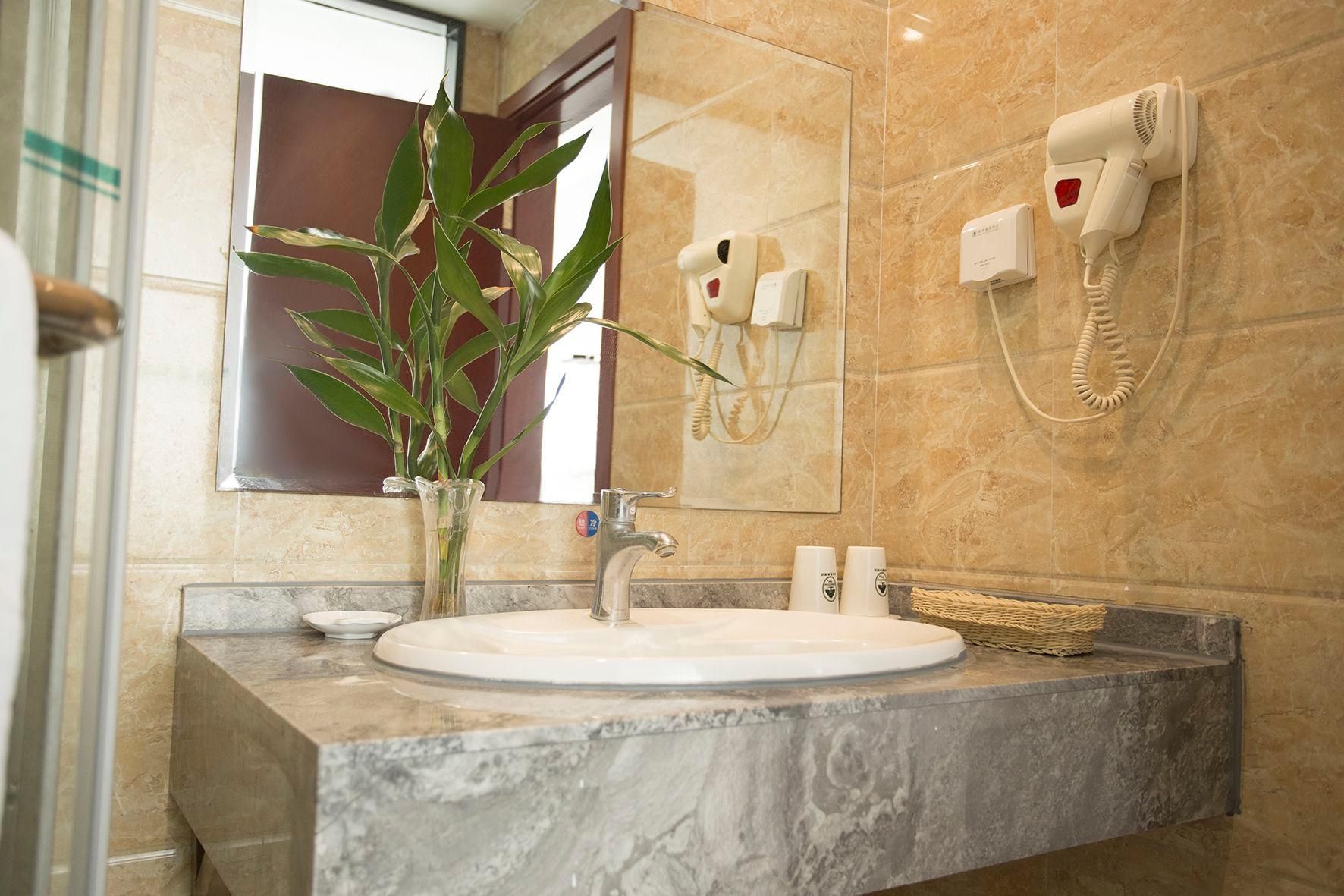 2 Bed Twin Superior Room