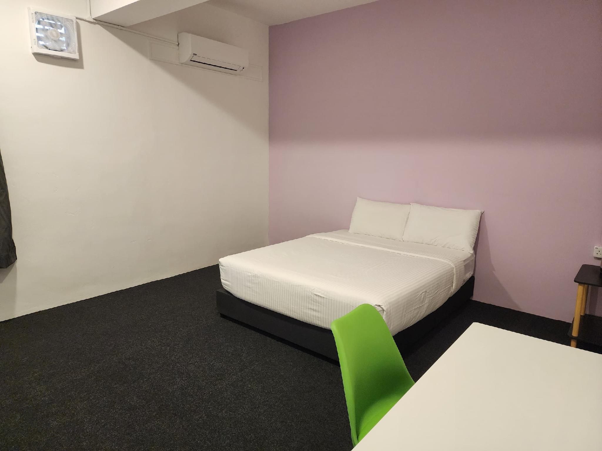 Second Floor Deluxe Queen Room