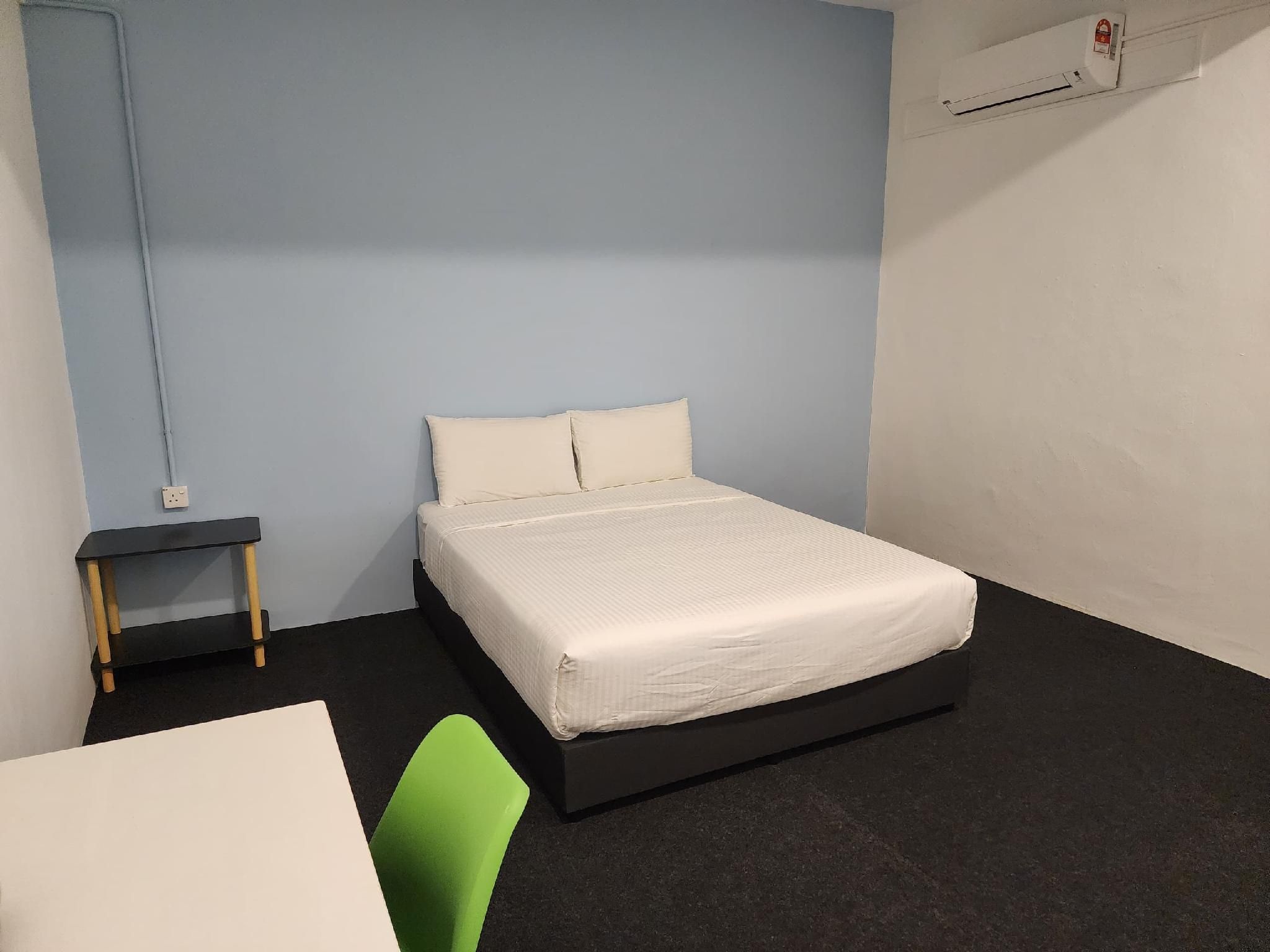 Second Floor Deluxe Queen Room