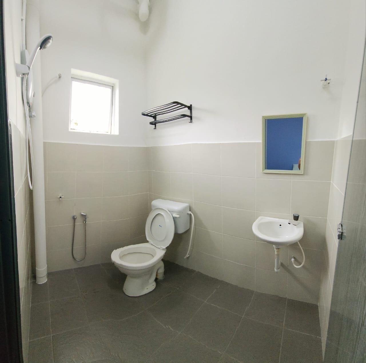 Maxwell Studio Queen Room 2