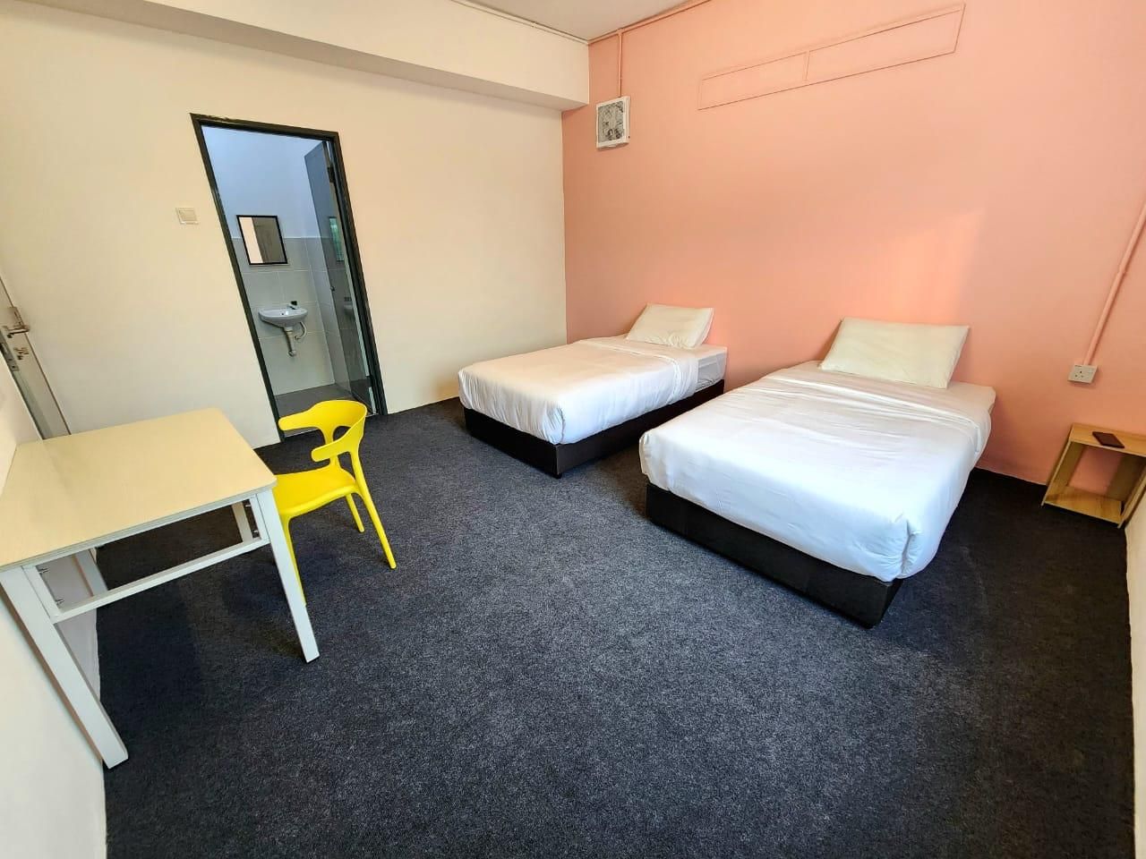 Maxwell Studio Twin Room