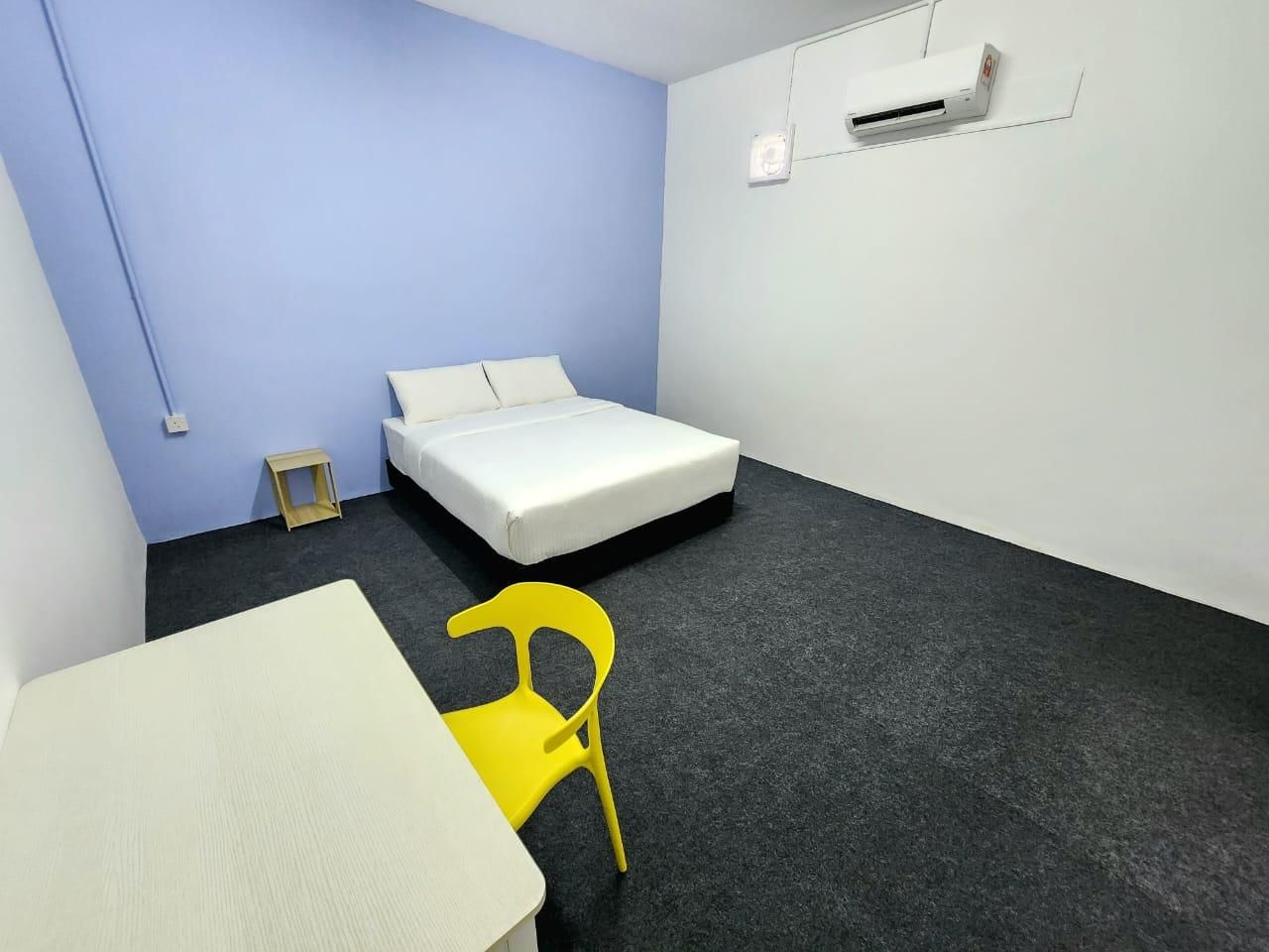 Maxwell Studio Queen Room