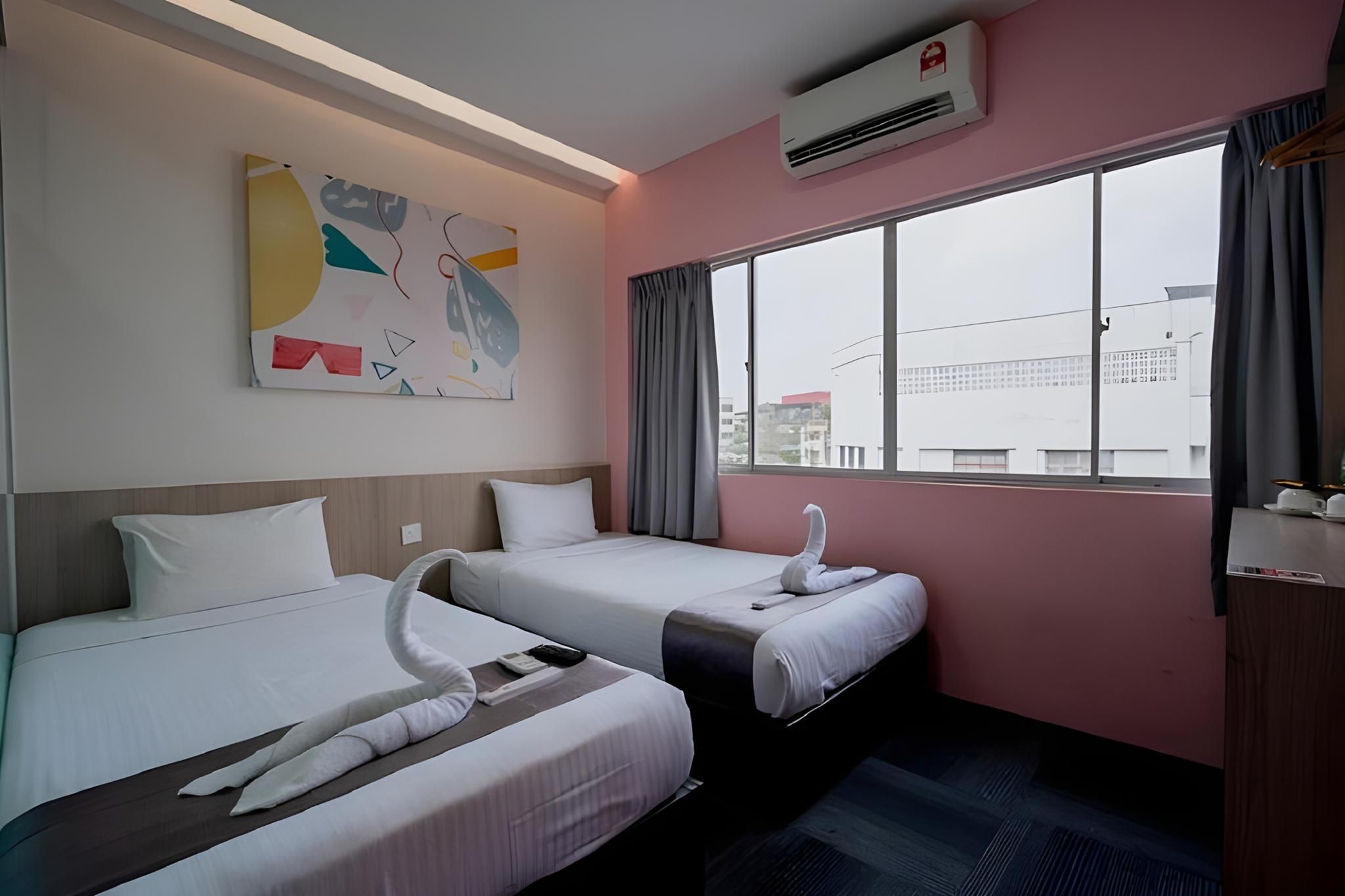 Deluxe Twin High Floor - Non-Smoking