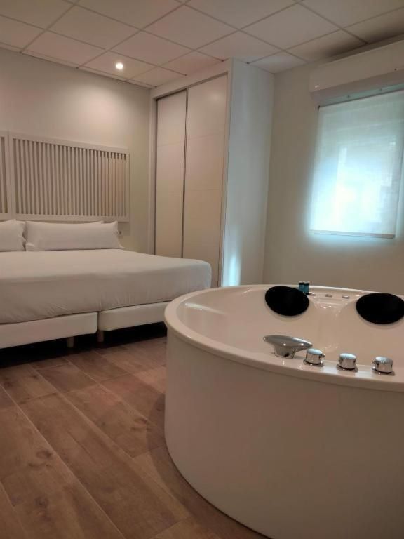 Deluxe Double Room with Bath