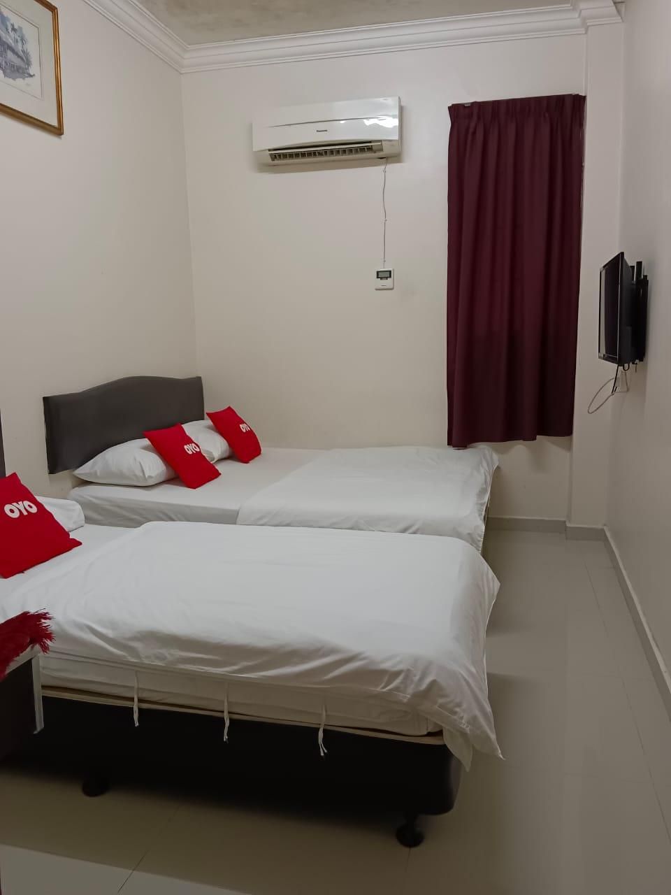 Triple - 1 Queen 1 Single