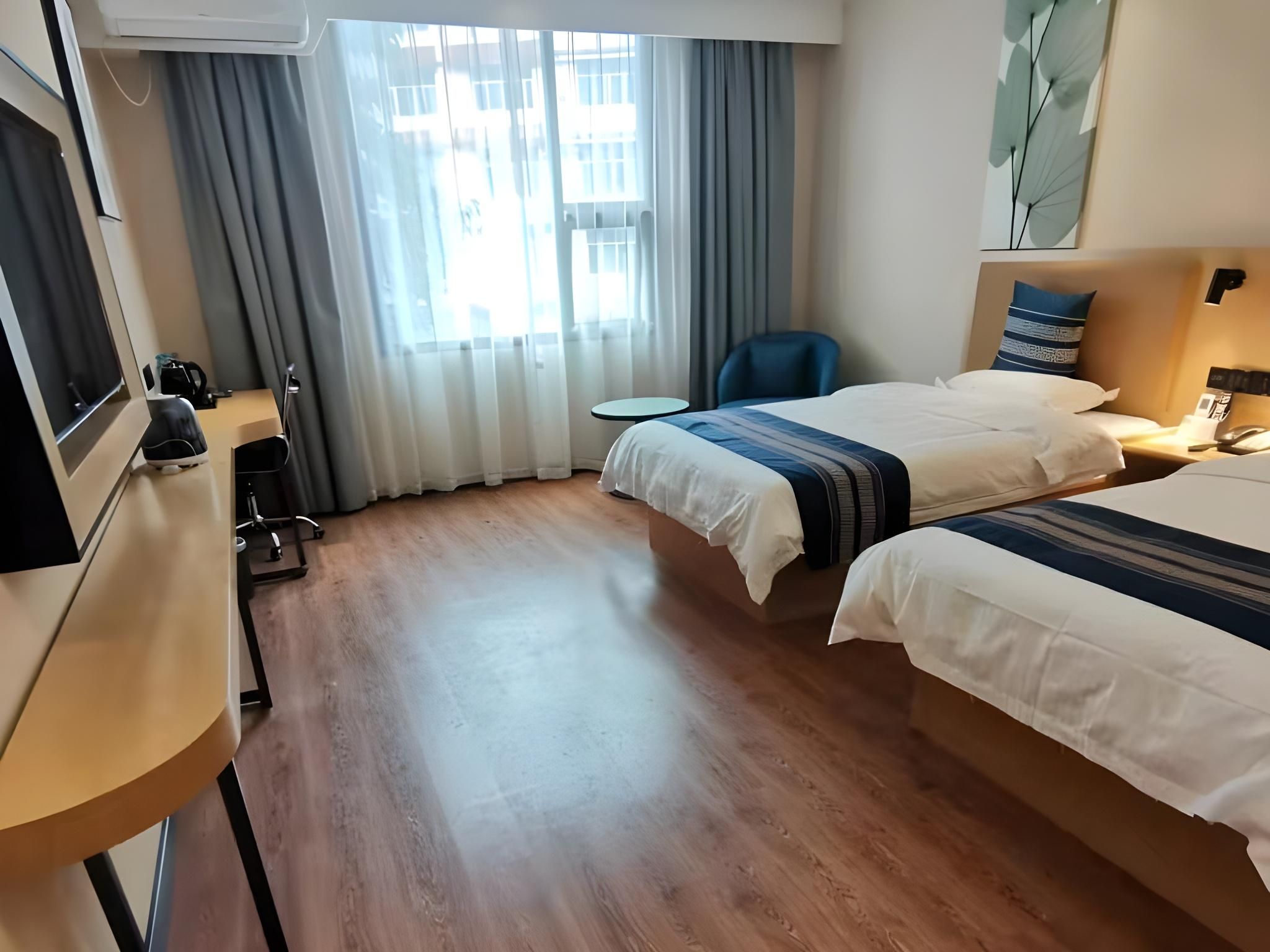 Twin Business Room