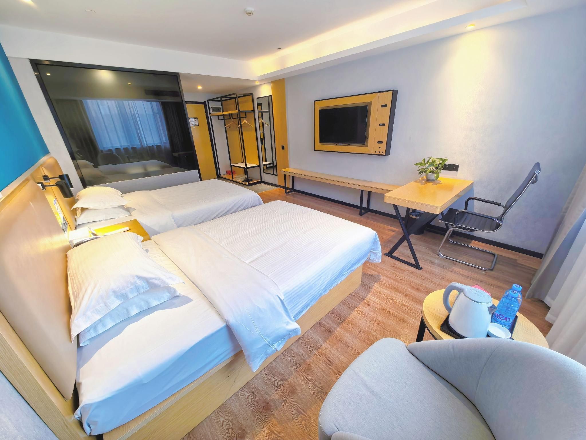 Twin Business Room