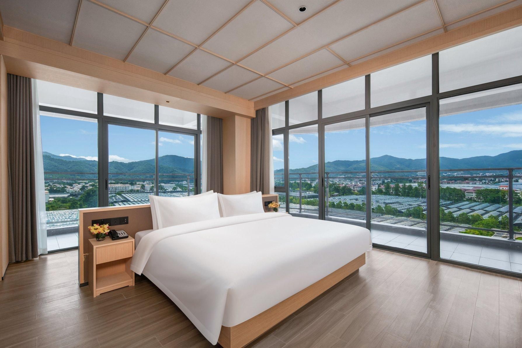1 Bedroom Suite Lake View
