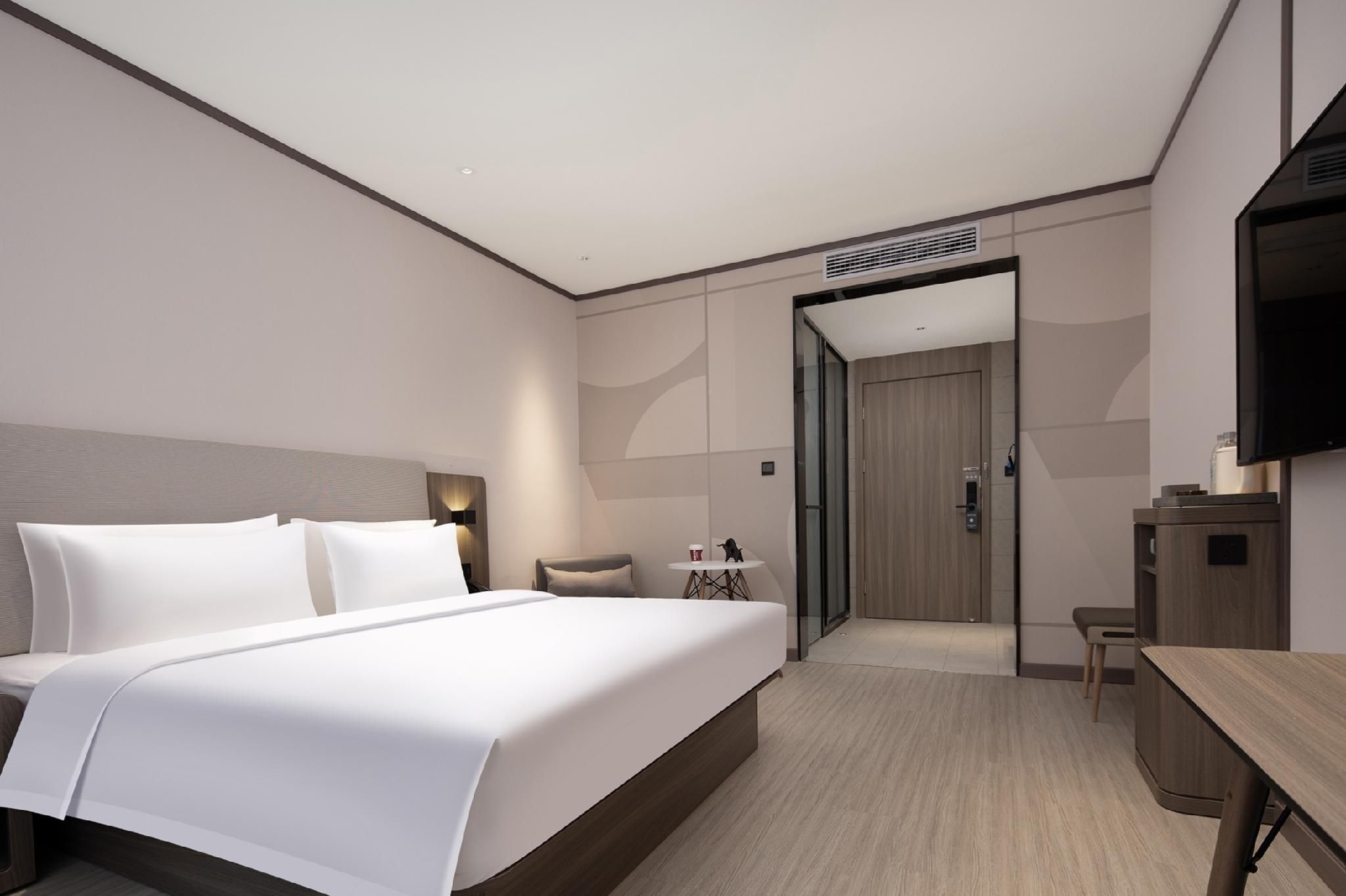 Huazhu - Deluxe Bed Room